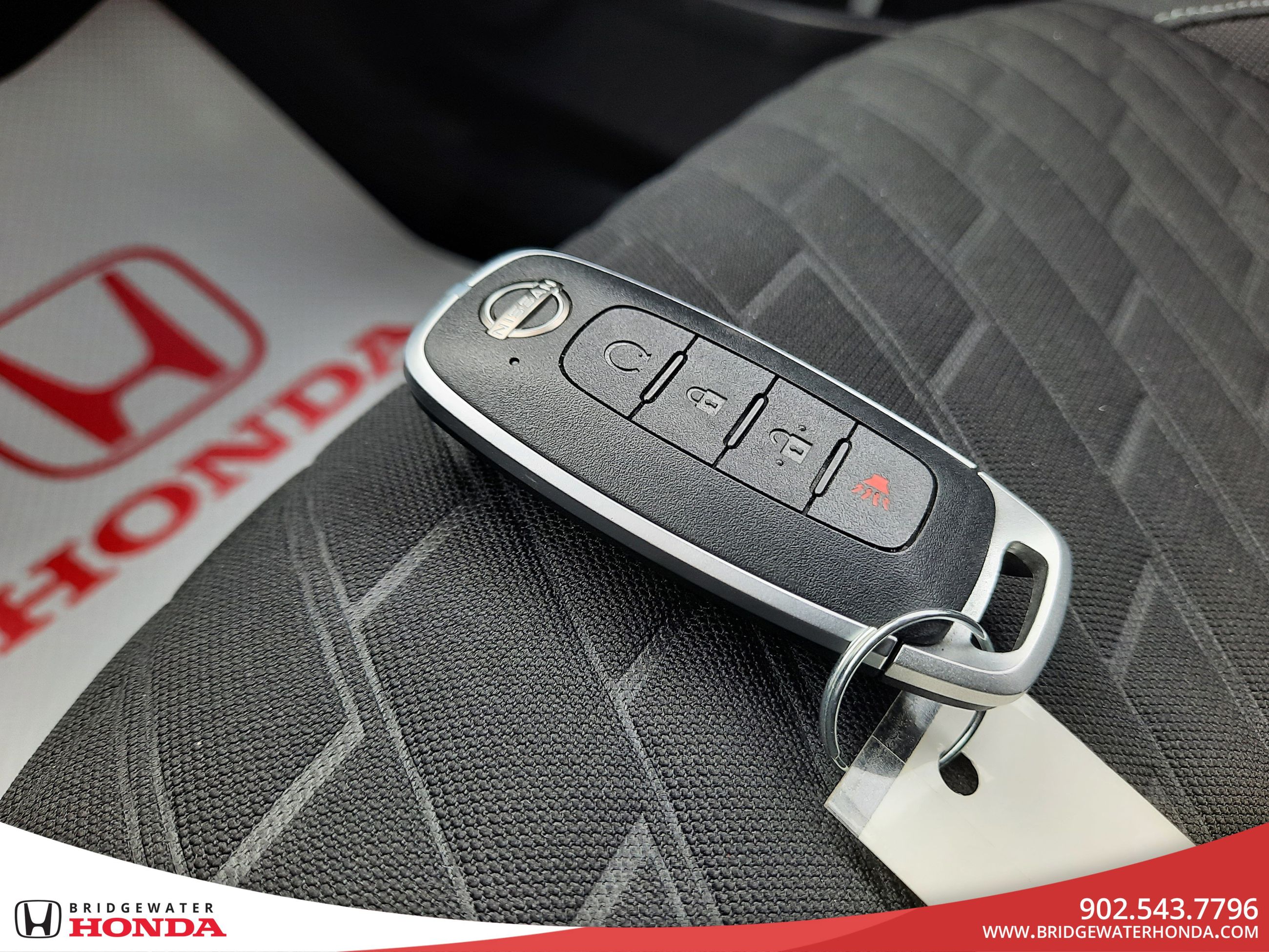 Nissan Kicks SV 2023-27