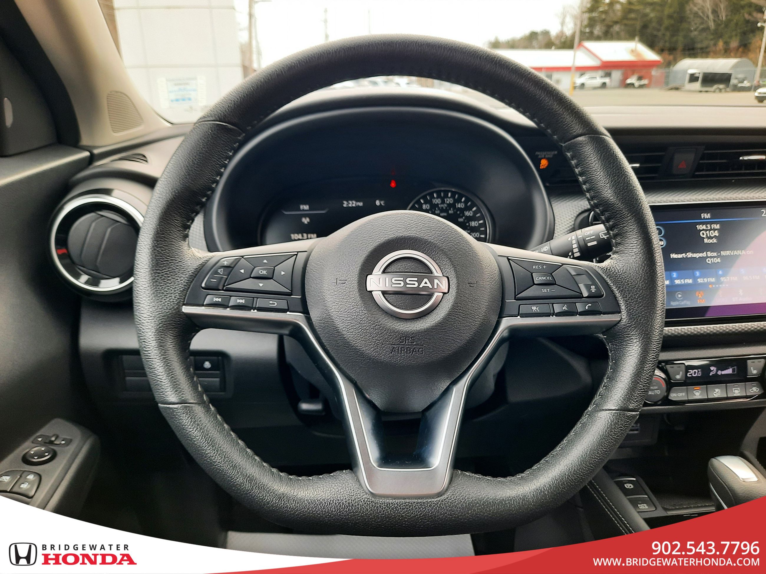 Nissan Kicks SV 2023-12