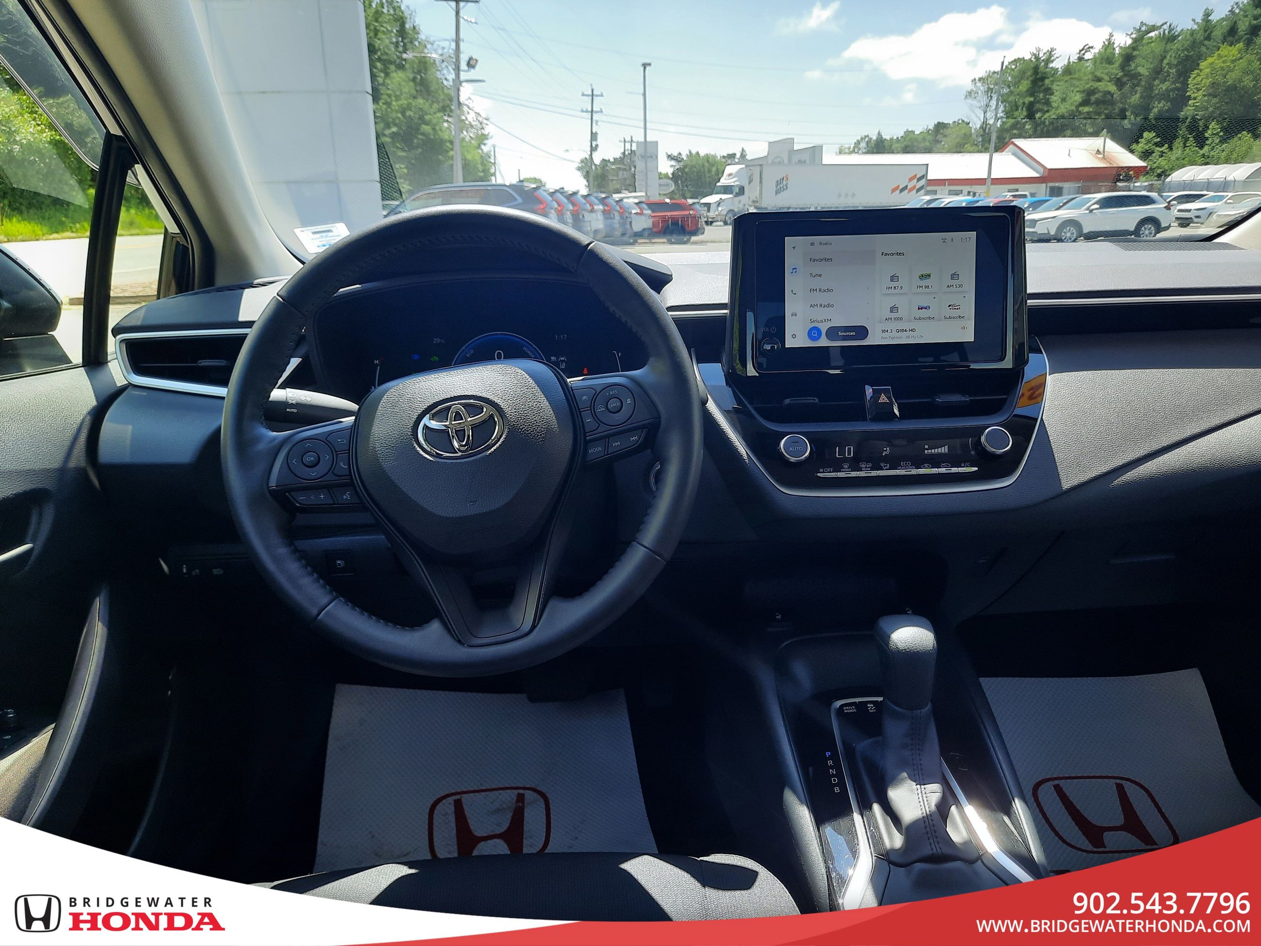 Toyota Corolla Hybrid LE 2024-28