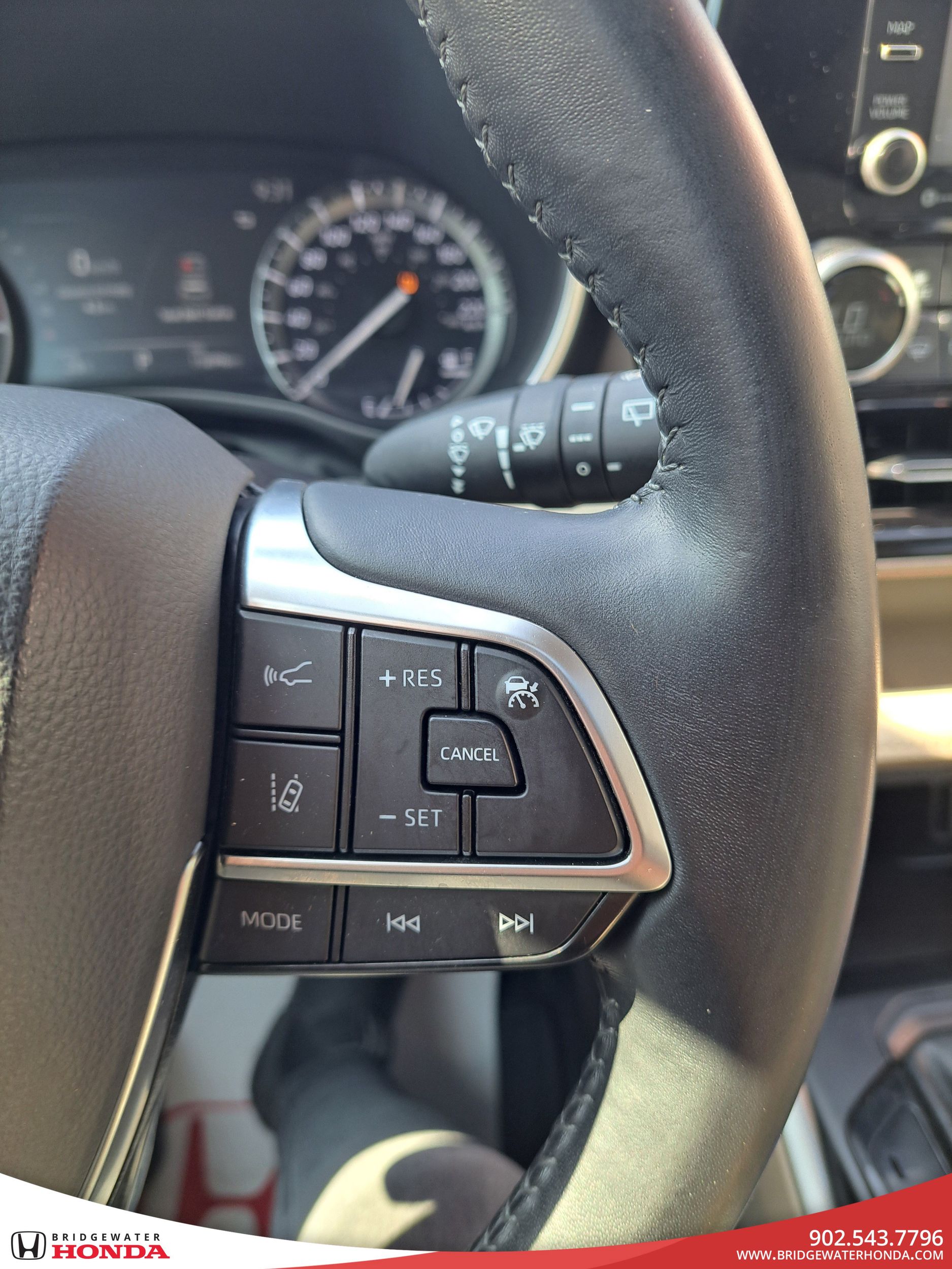 2021 Toyota Highlander XLE-14