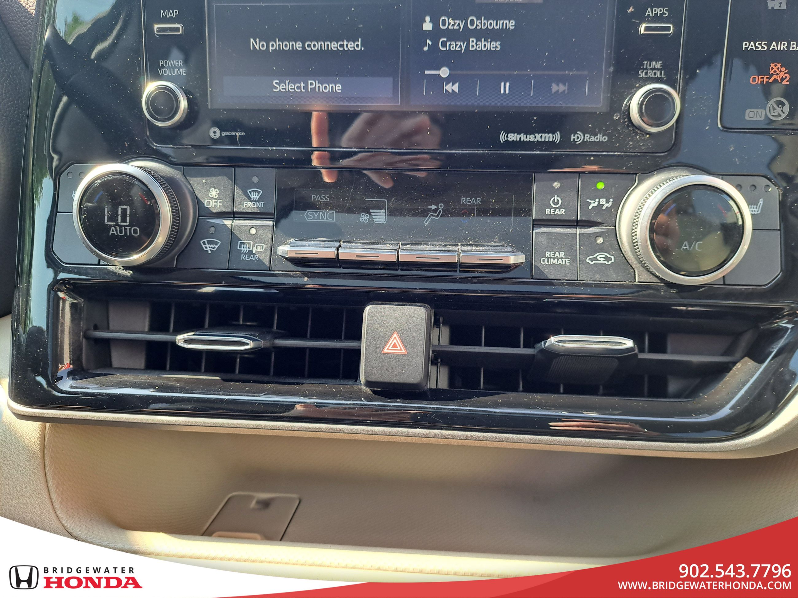 2021 Toyota Highlander XLE-19
