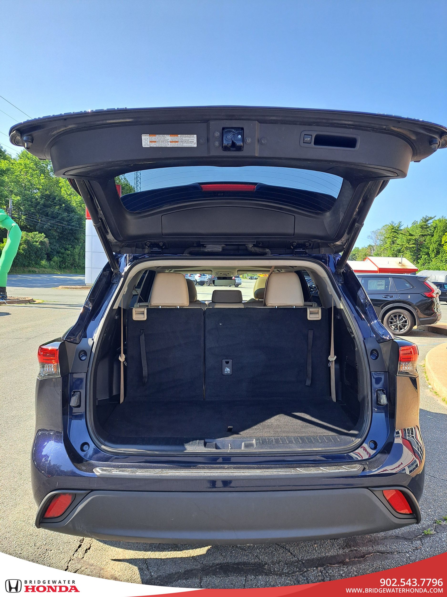 2021 Toyota Highlander XLE-27