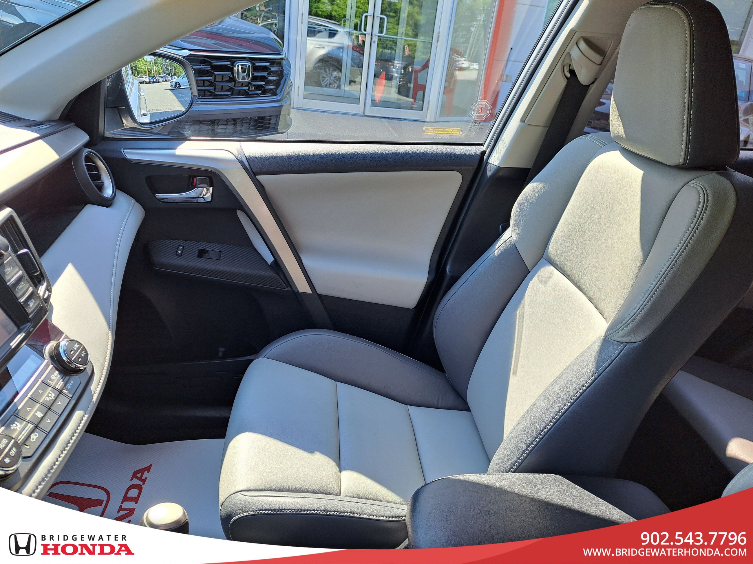 Toyota RAV4 Limited 2014-25