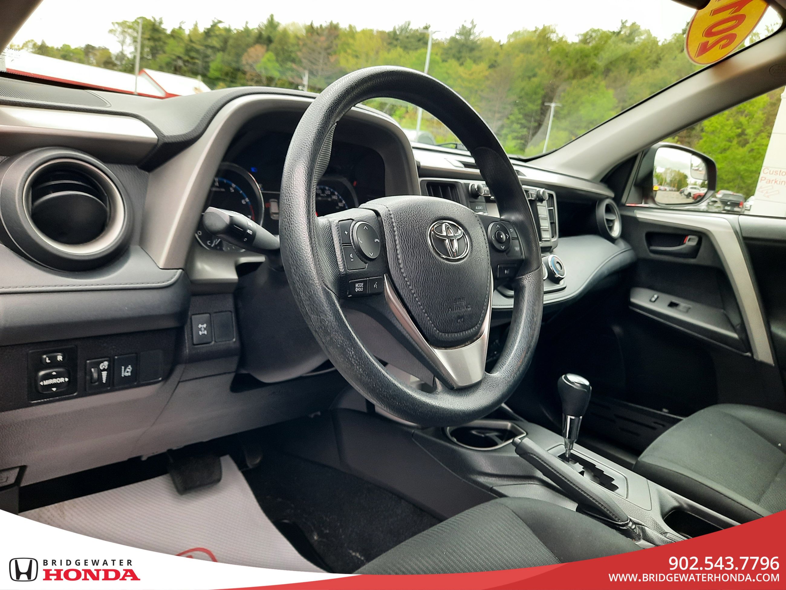 Toyota RAV4 LE 2017-1
