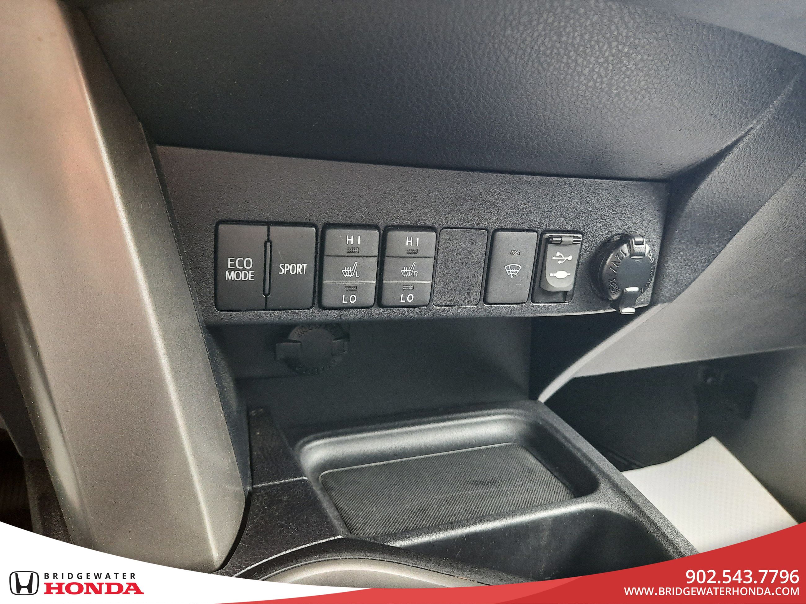 Toyota RAV4 LE 2017-16
