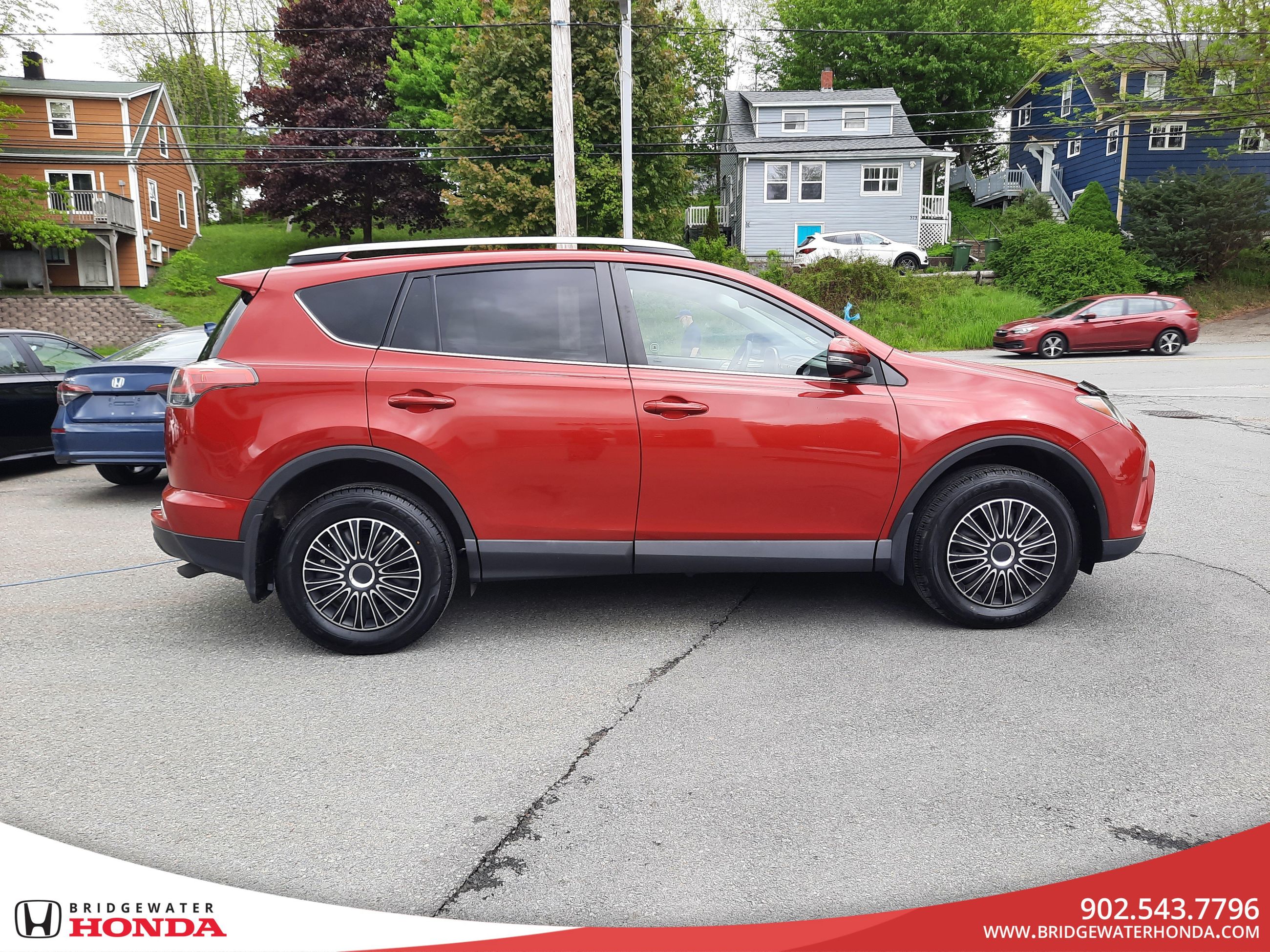 Toyota RAV4 LE 2017-4