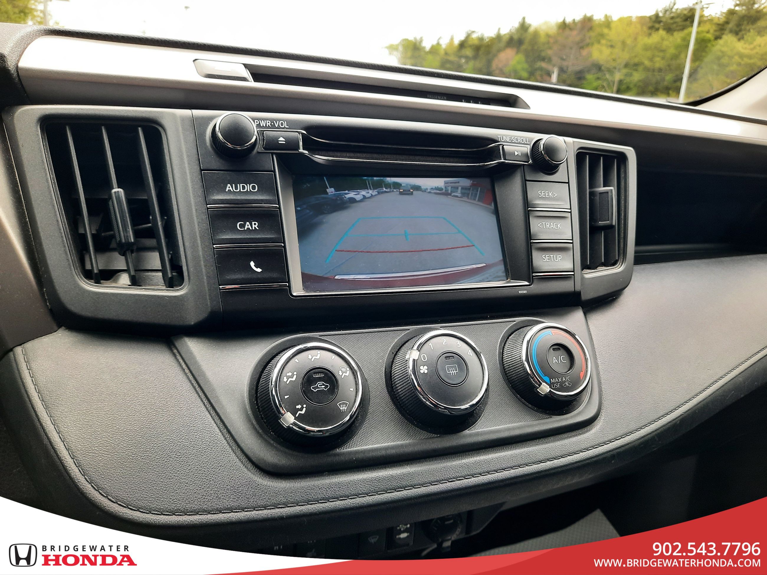 Toyota RAV4 LE 2017-15