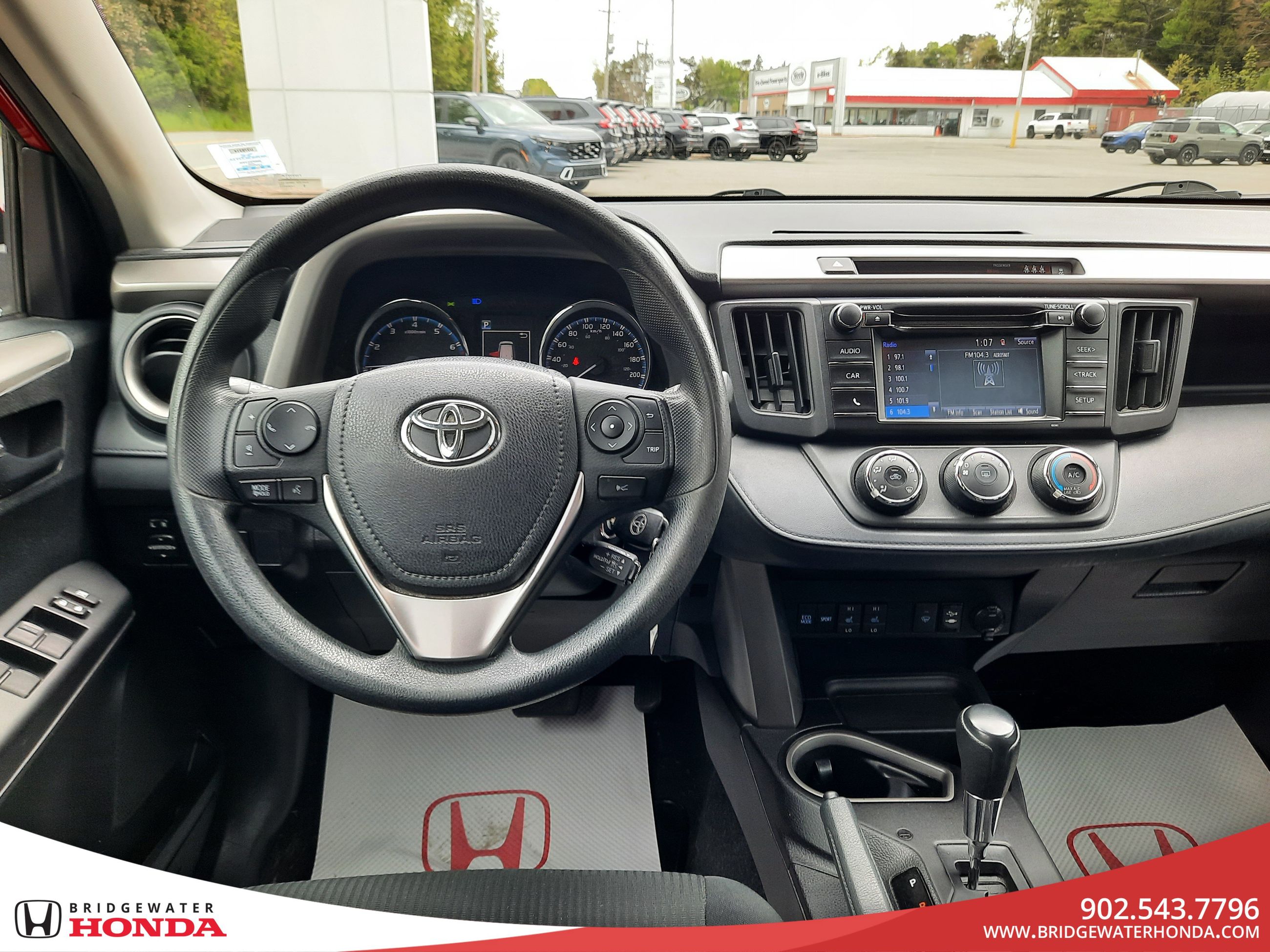 Toyota RAV4 LE 2017-26