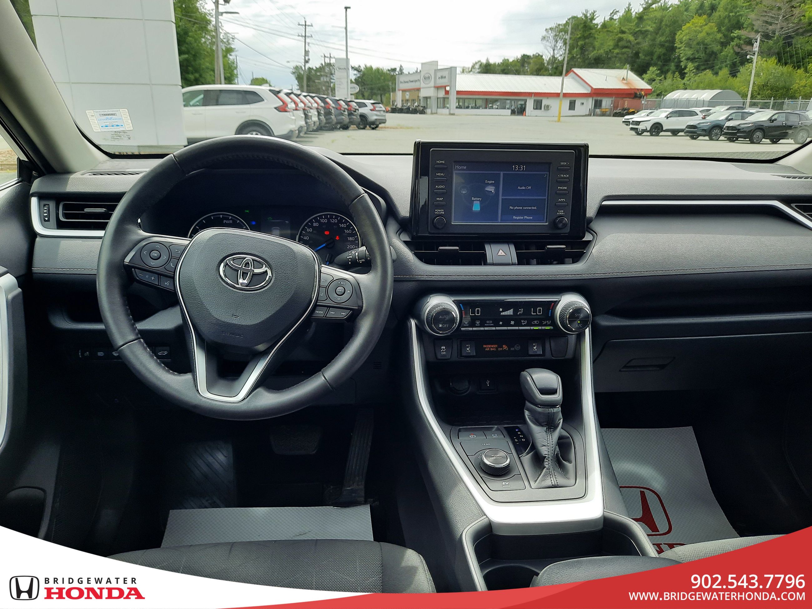 2020 Toyota RAV4 Hybrid XLE-28
