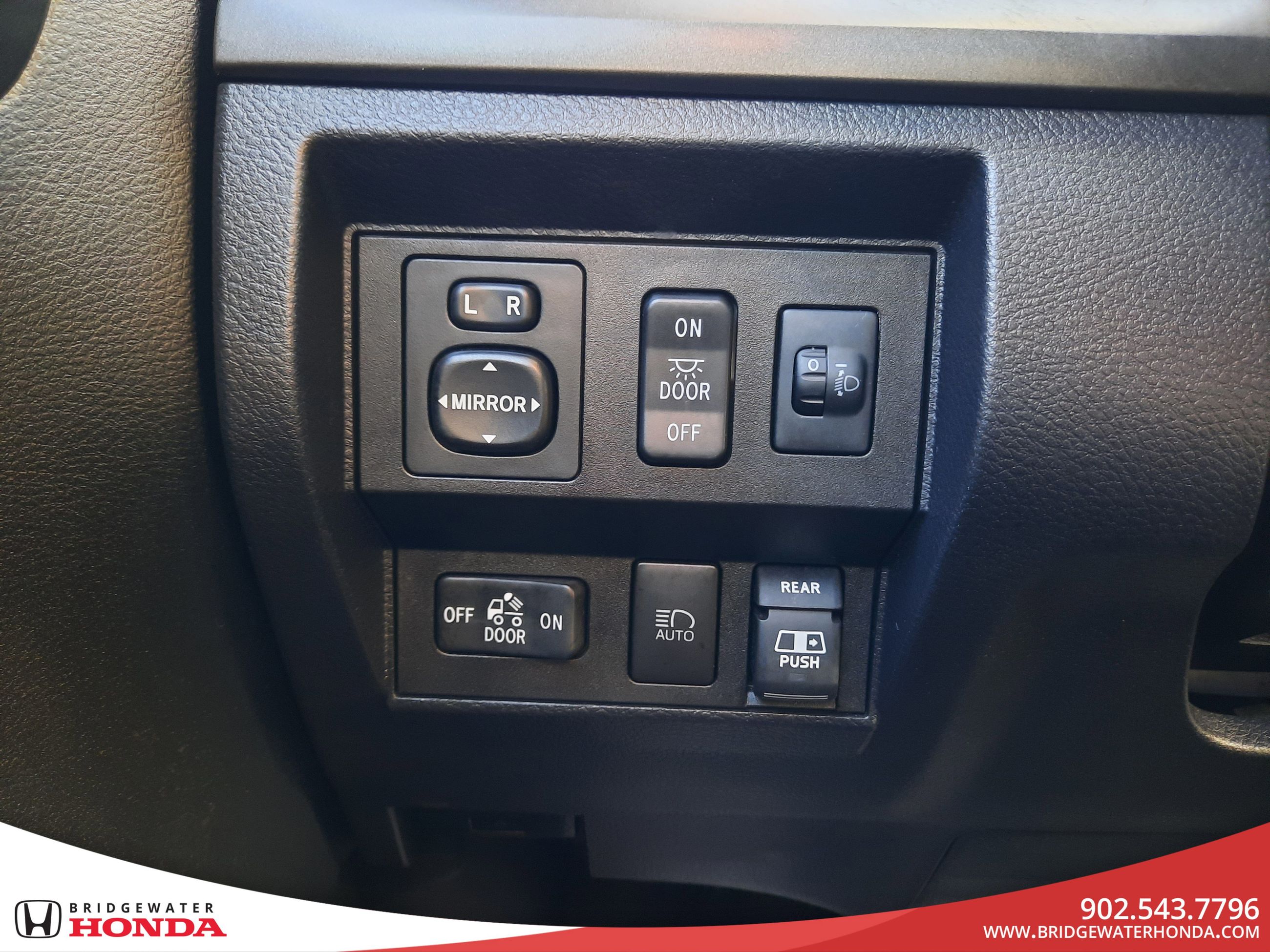 Toyota Tundra SR5 Plus 2019-10