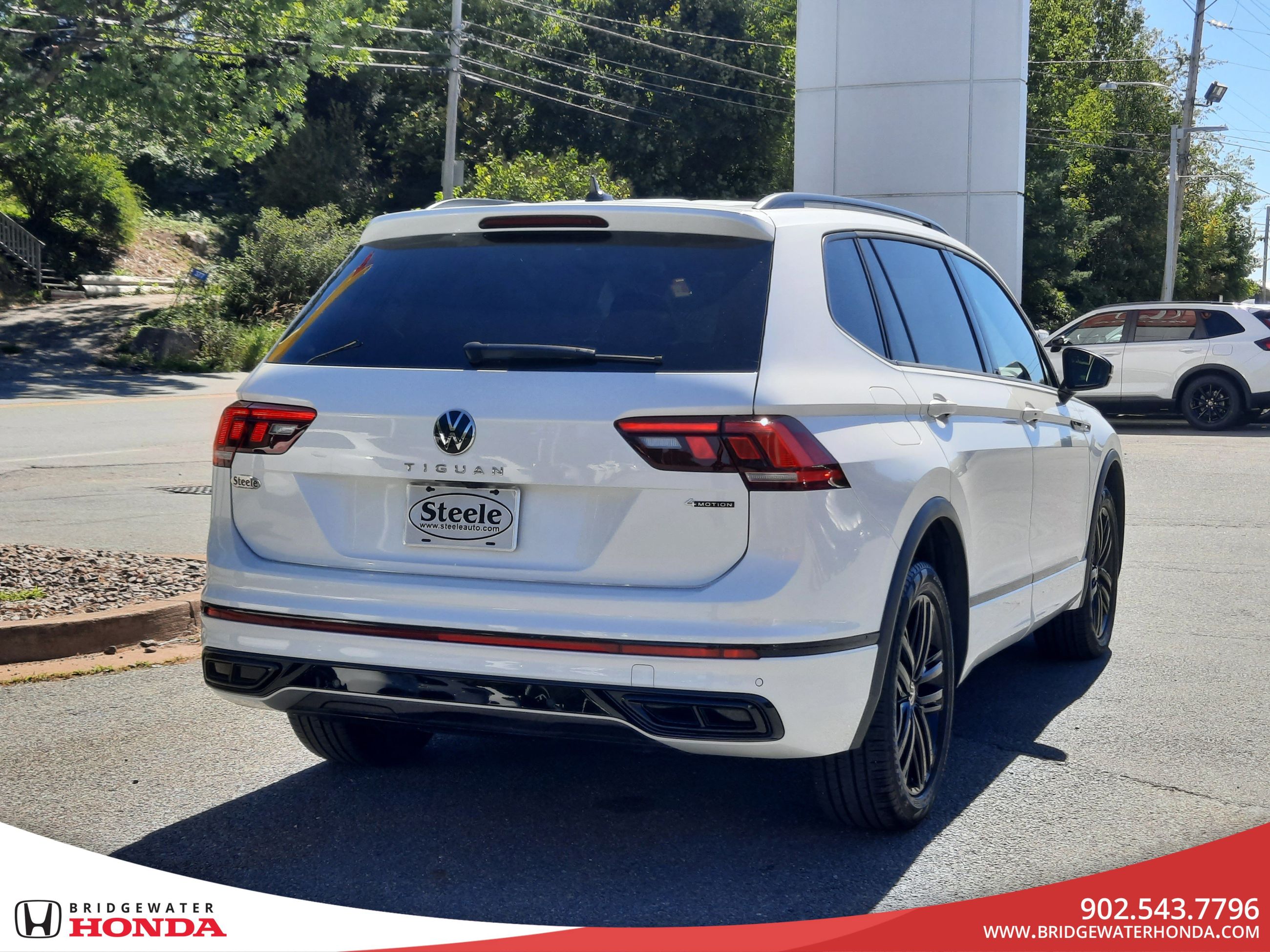 2022 Volkswagen Tiguan Comfortline R-Line Black Edition-5