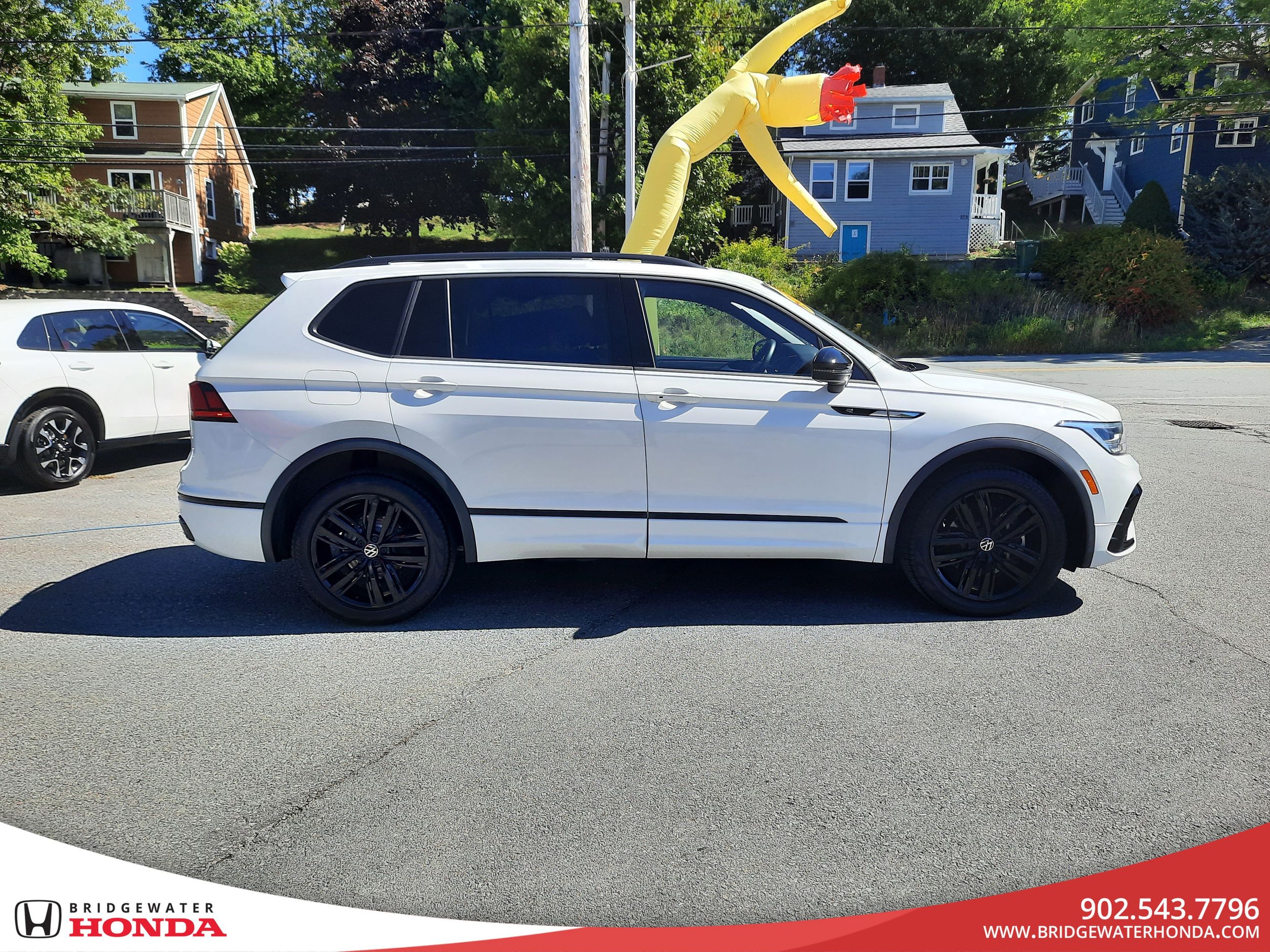 2022 Volkswagen Tiguan Comfortline R-Line Black Edition-4