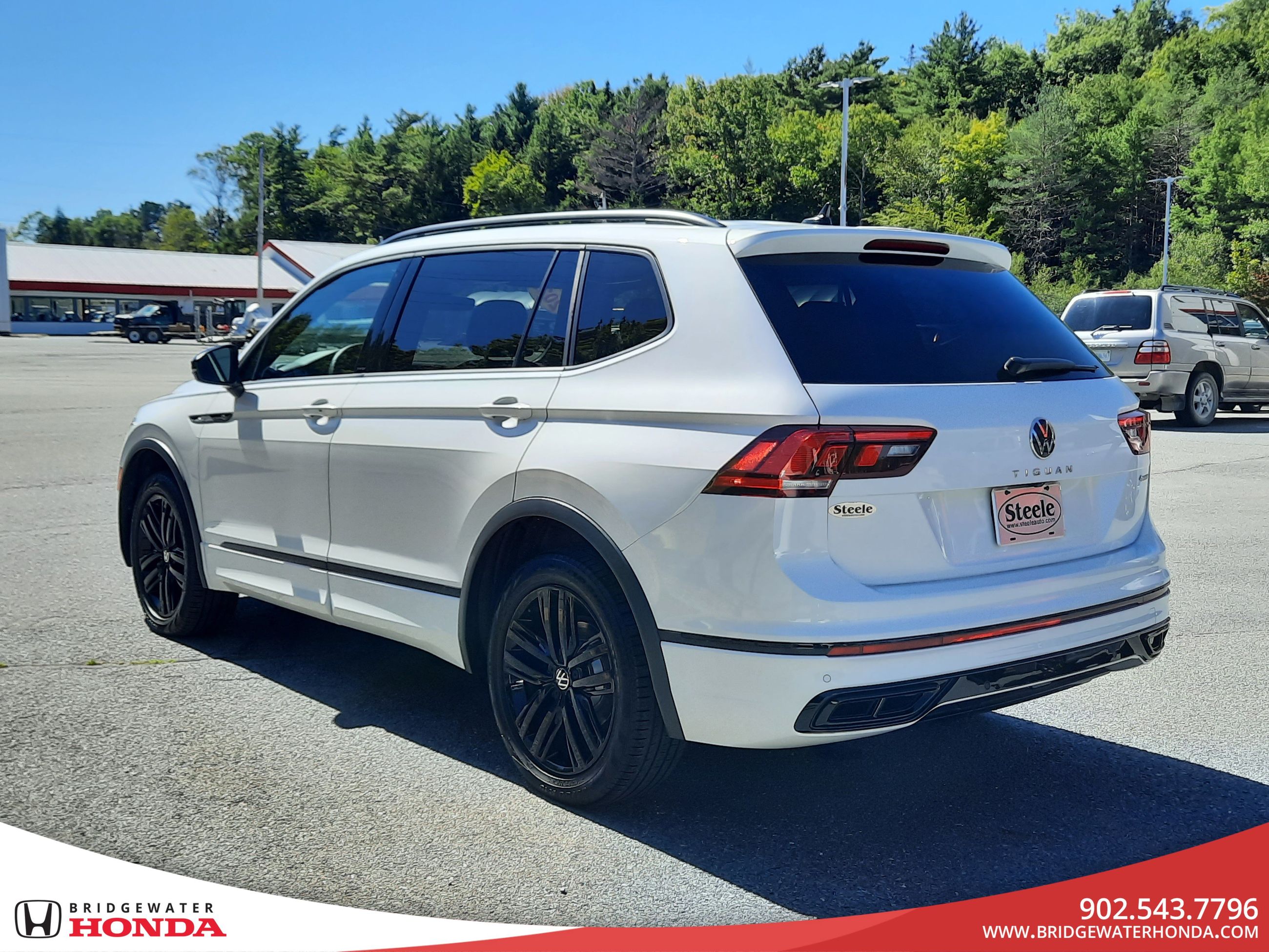 2022 Volkswagen Tiguan Comfortline R-Line Black Edition-6