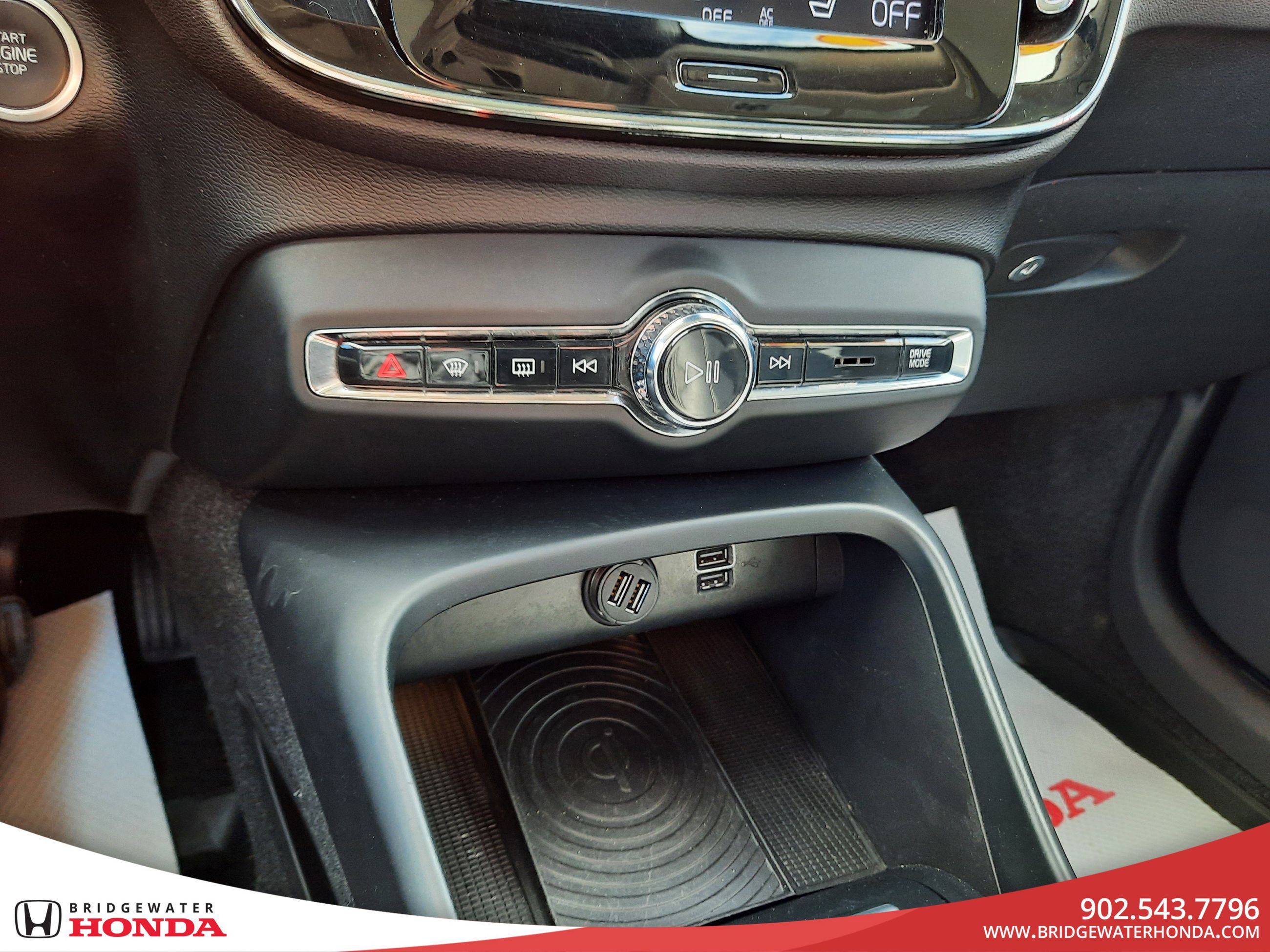 2019 Volvo XC40 Momentum-18