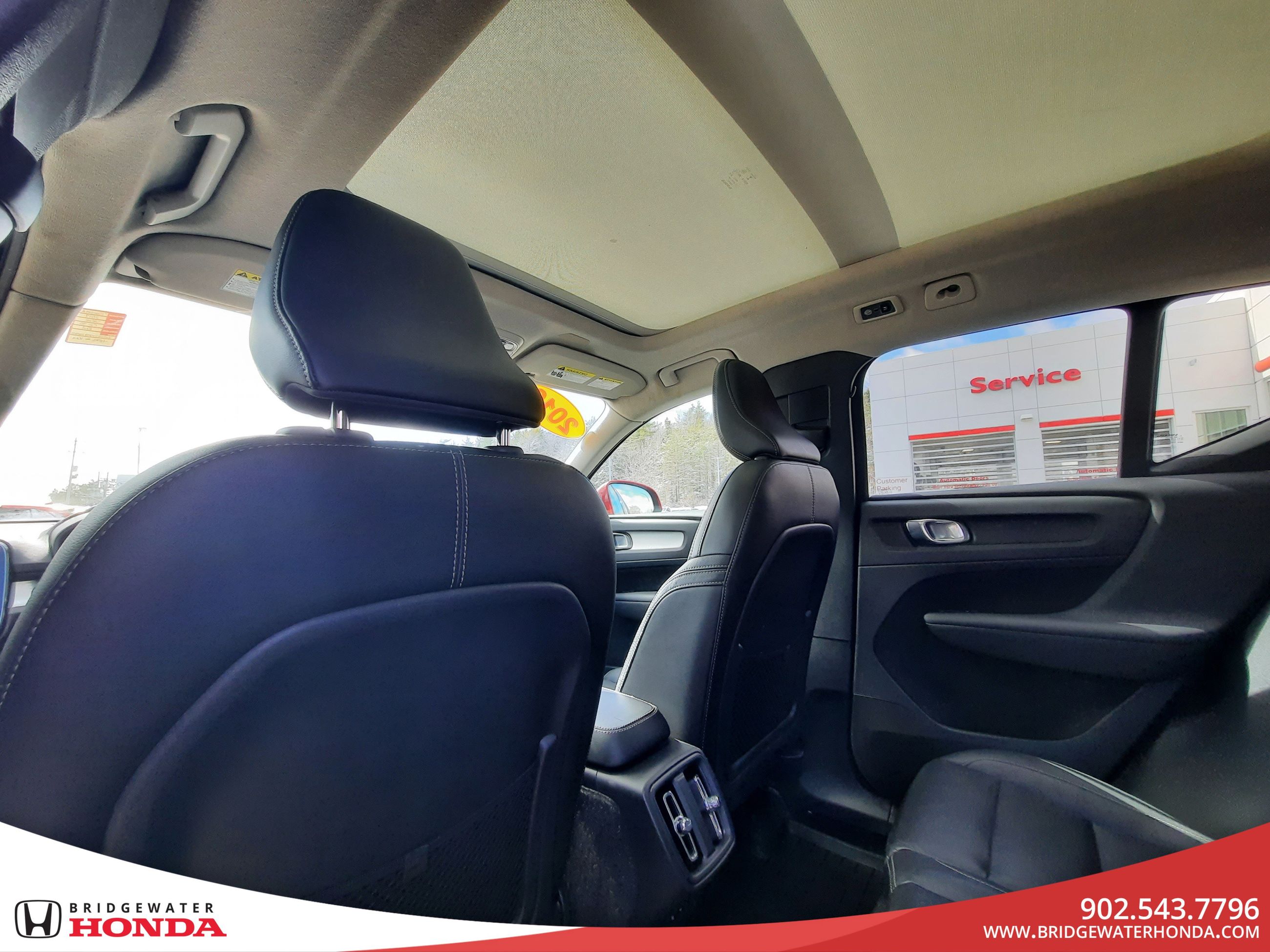 2019 Volvo XC40 Momentum-27