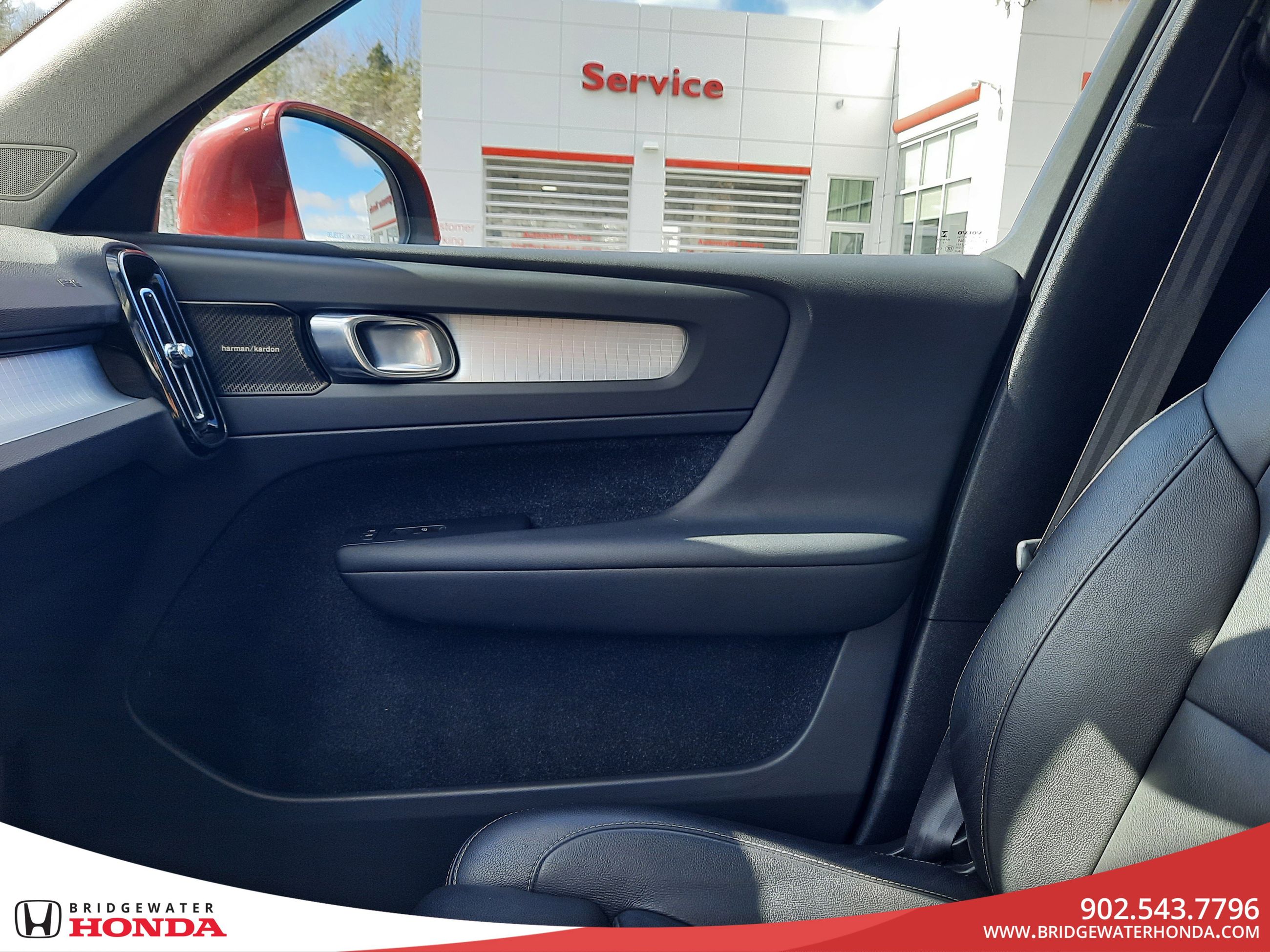 2019 Volvo XC40 Momentum-22