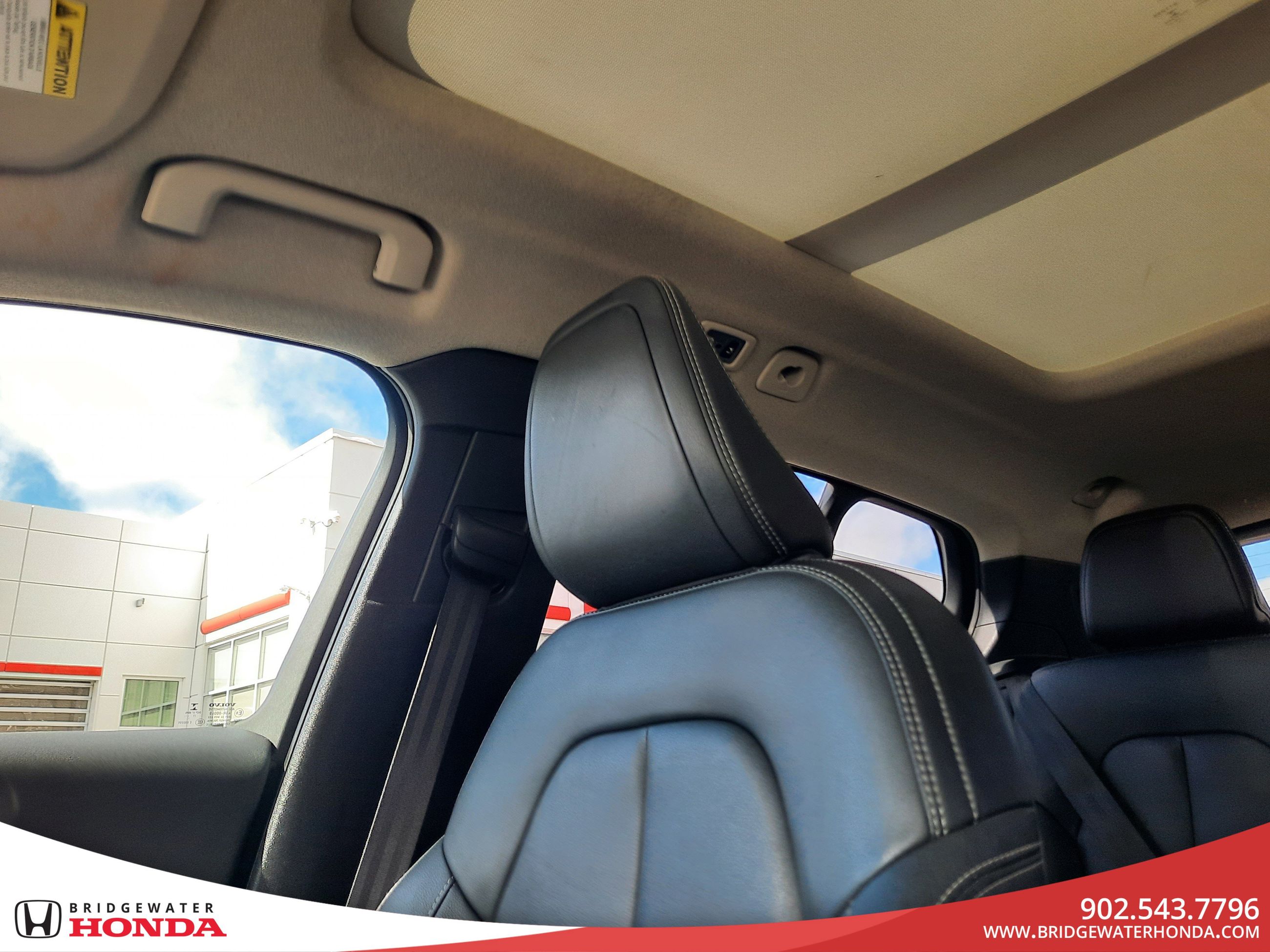 2019 Volvo XC40 Momentum-23