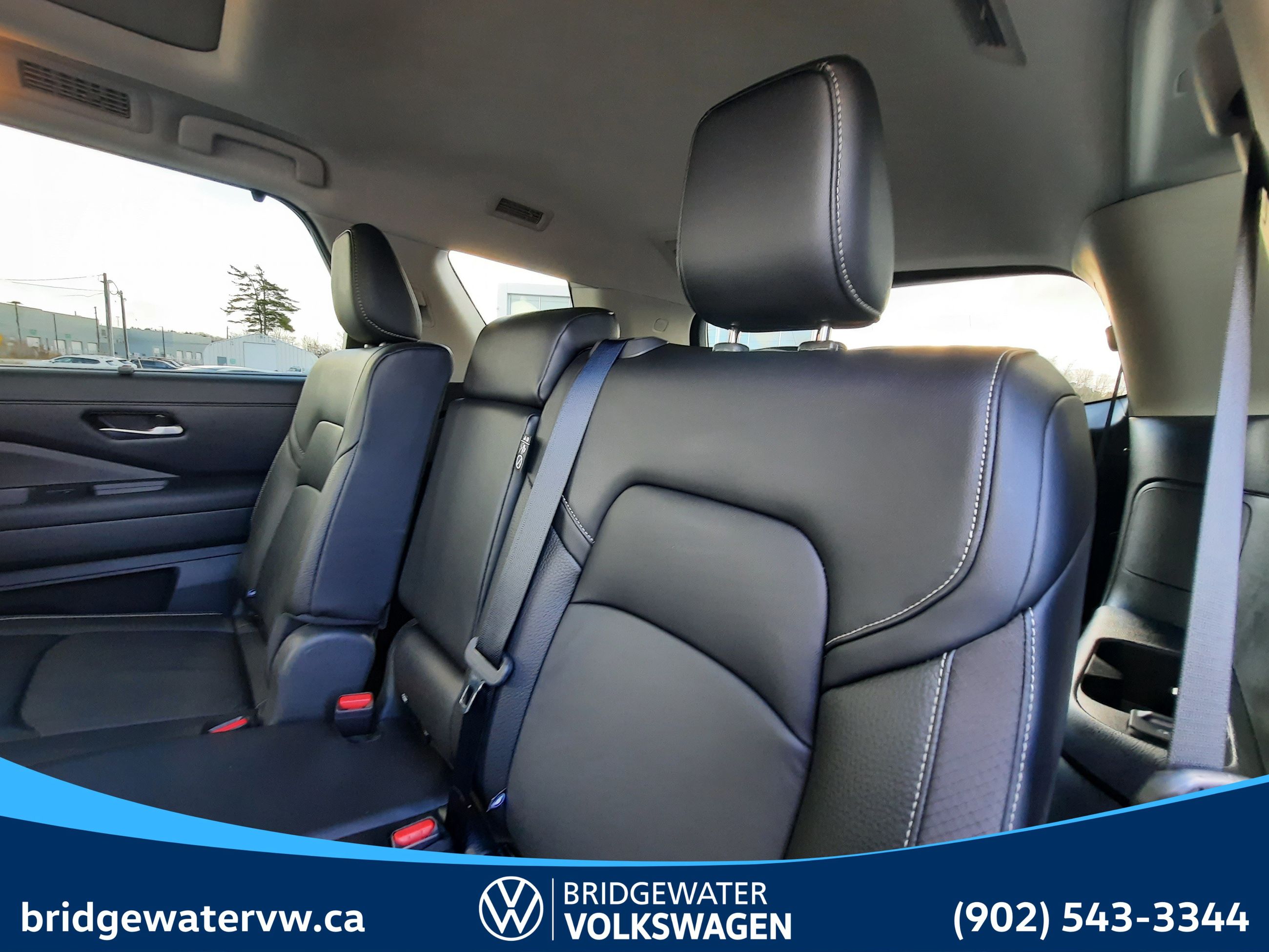 2024 Nissan PATHFINDER SL