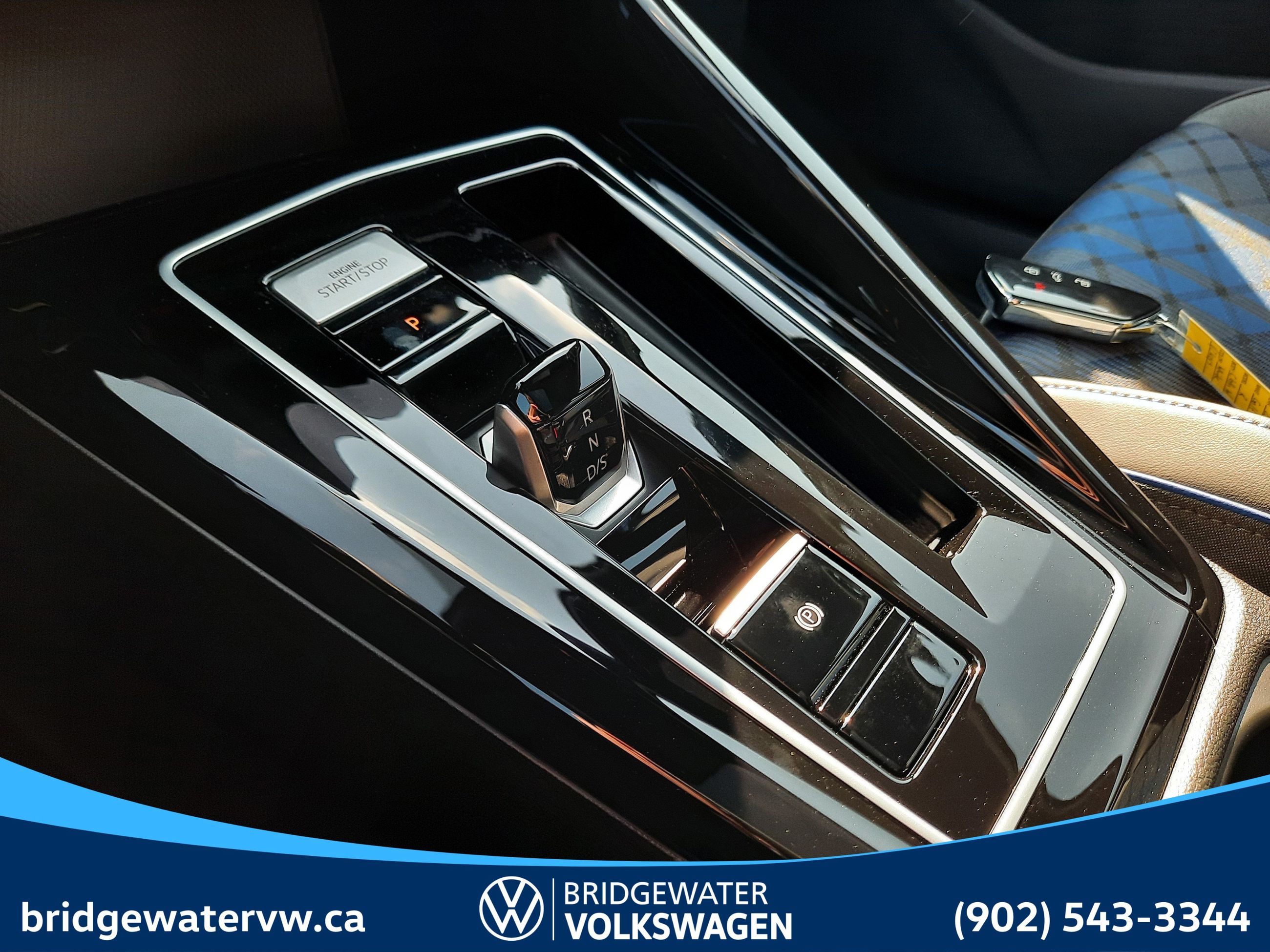 2025 Volkswagen GOLF R BLACK EDITION