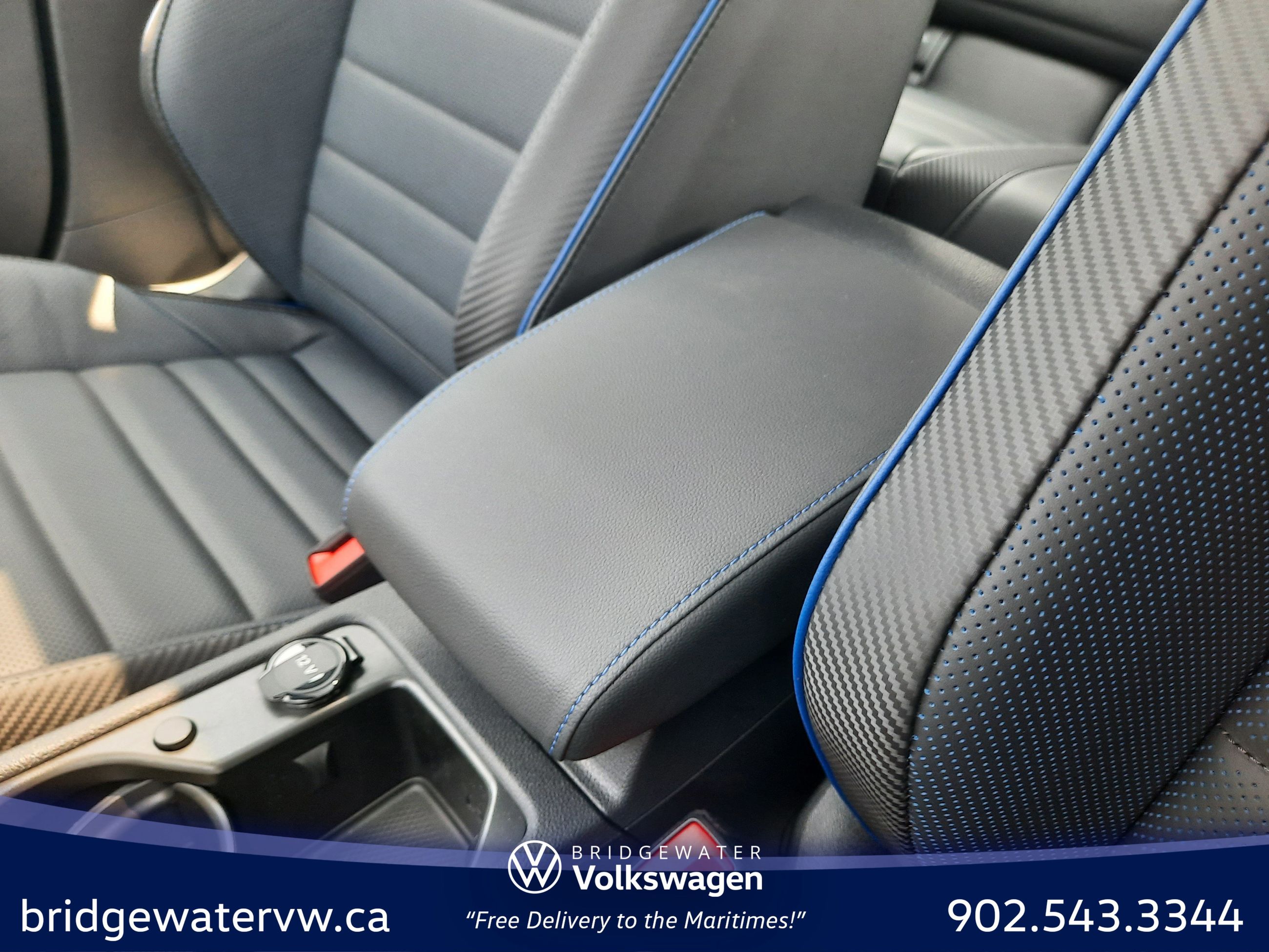 2025 Volkswagen Golf R BASE