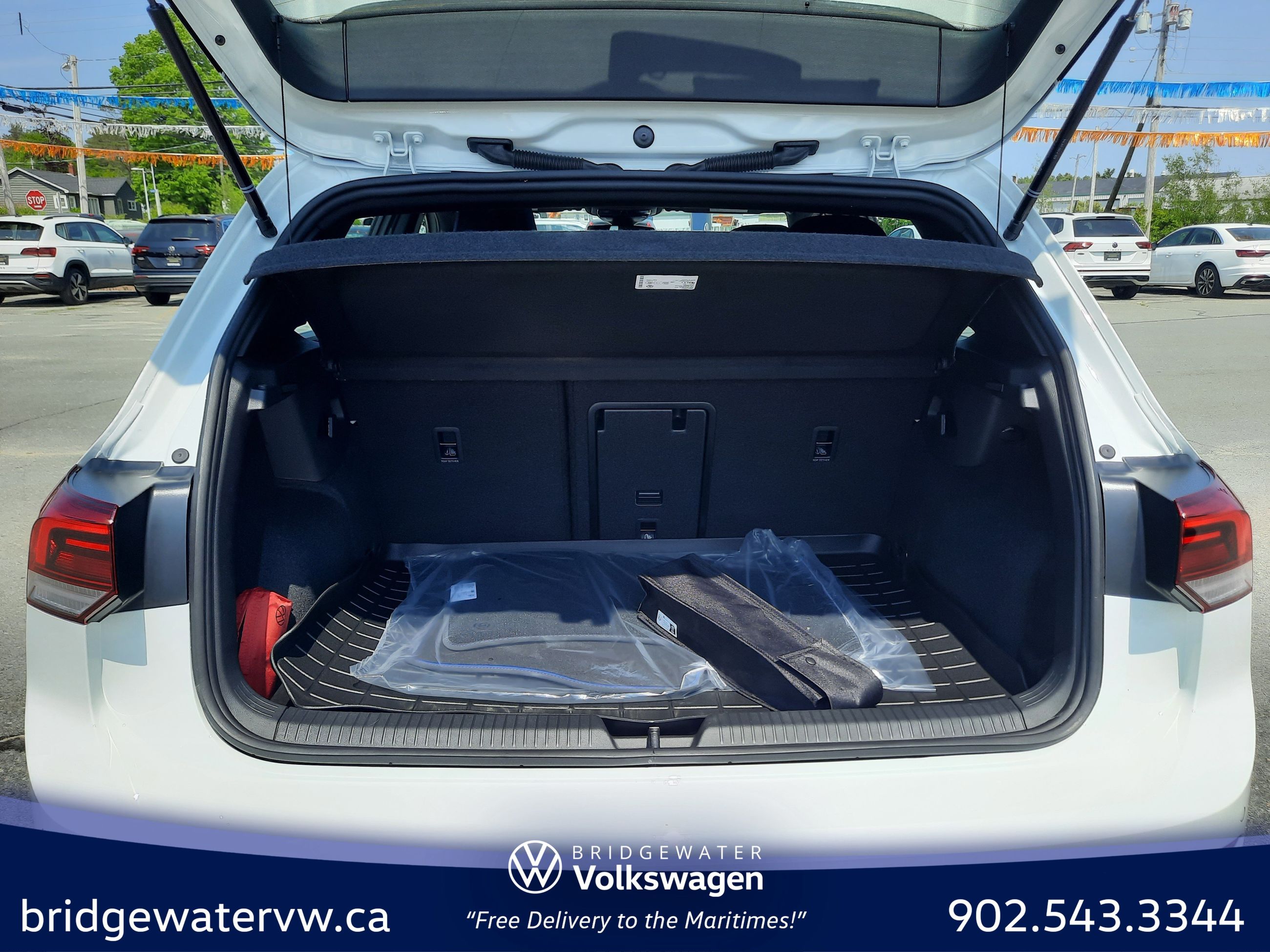 2025 Volkswagen Golf R BASE