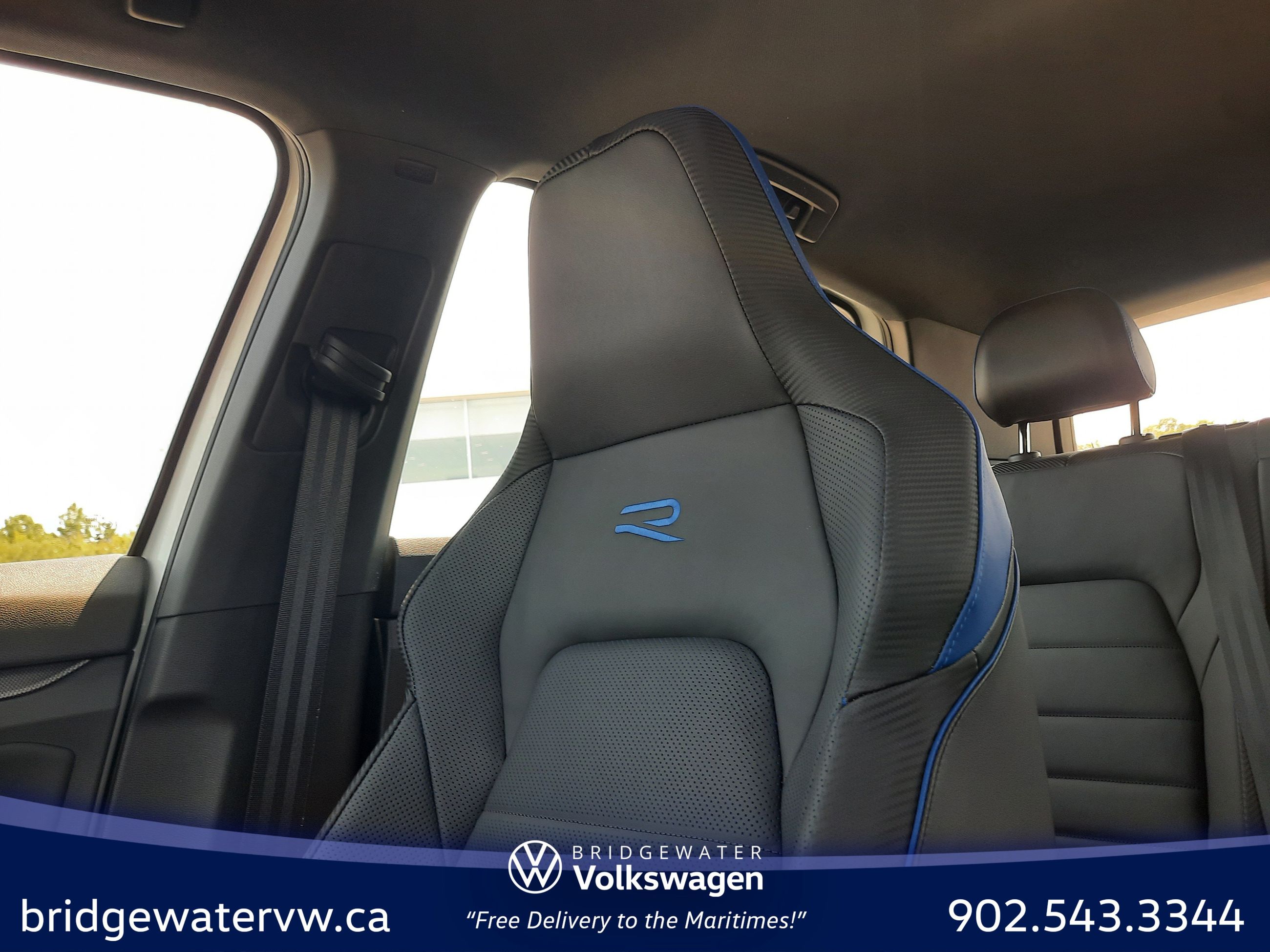 2025 Volkswagen Golf R BASE