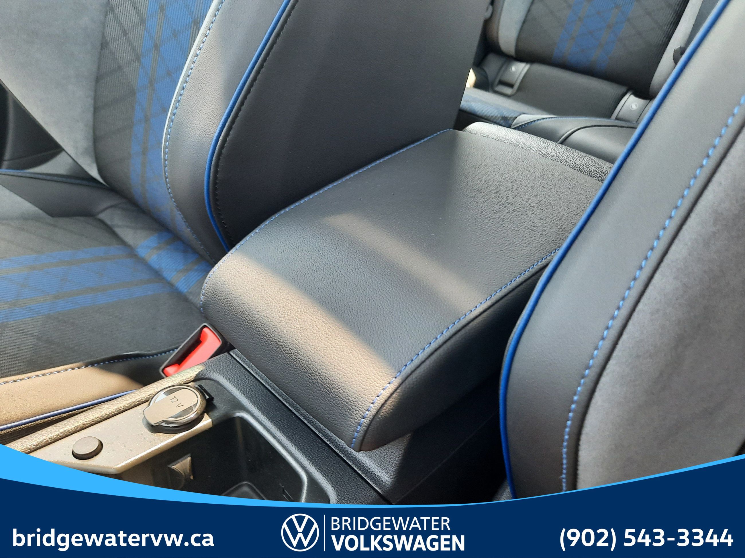 2025 Volkswagen GOLF R BLACK EDITION