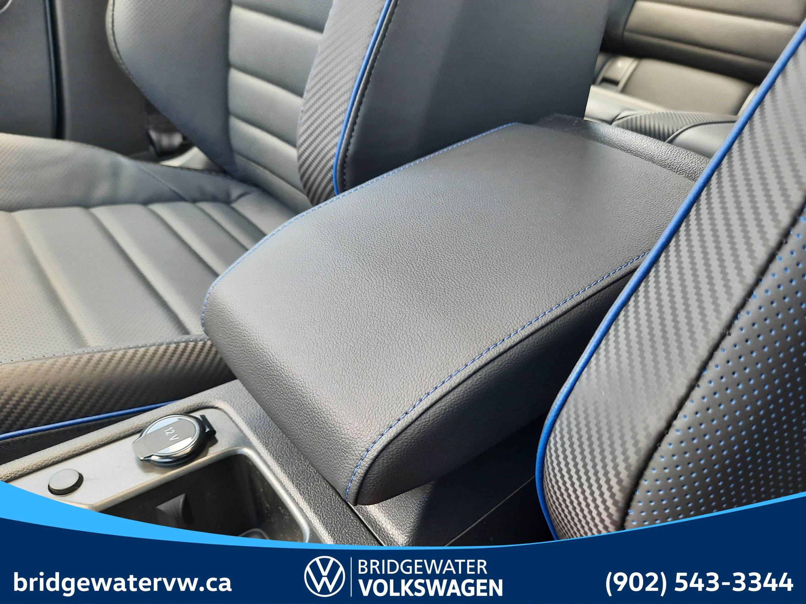 2025 Volkswagen GOLF R BLACK EDITION