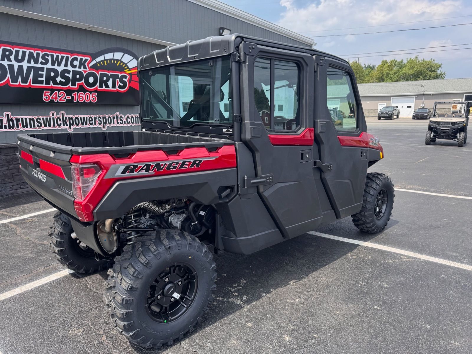 2025 Polaris RANGER 1000 XP NS ULTIMATE CREW SUNSET RED