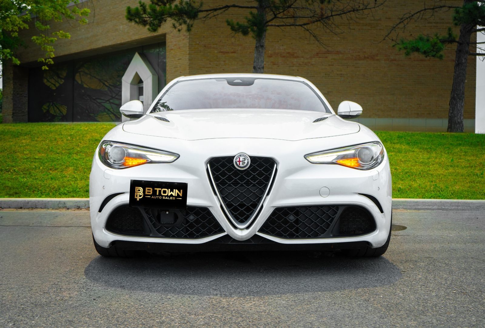2017 Alfa Romeo Giulia Quadrifoglio-1