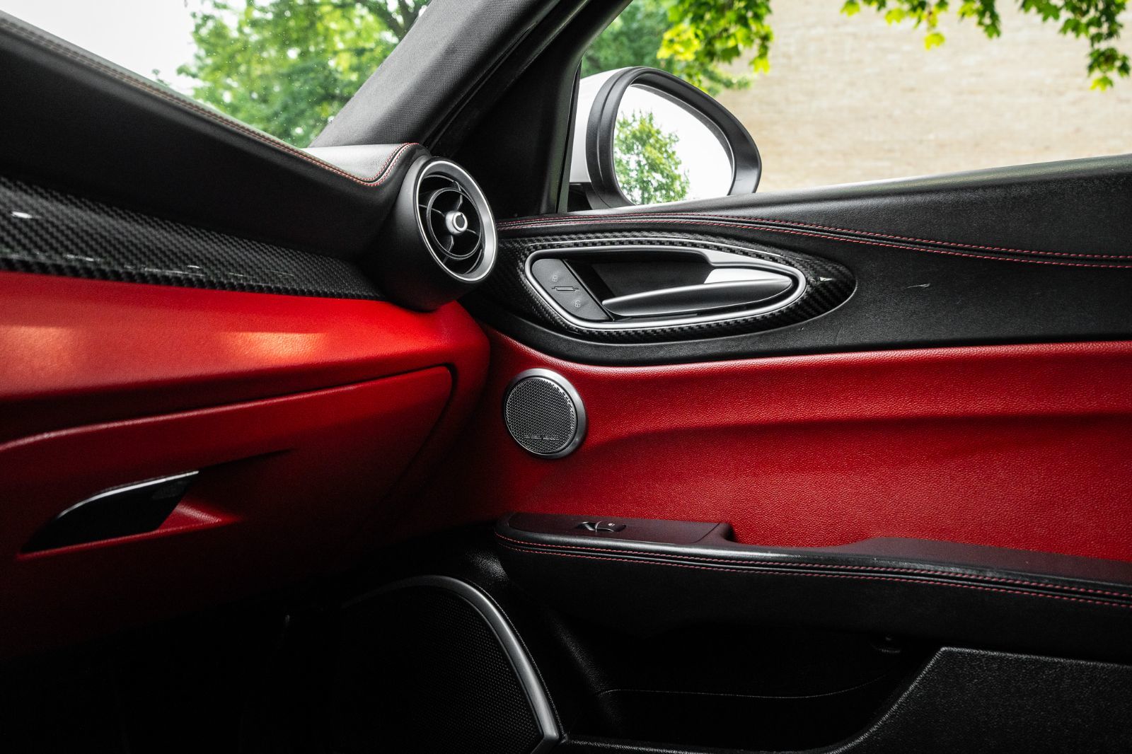 2017 Alfa Romeo Giulia Quadrifoglio-22