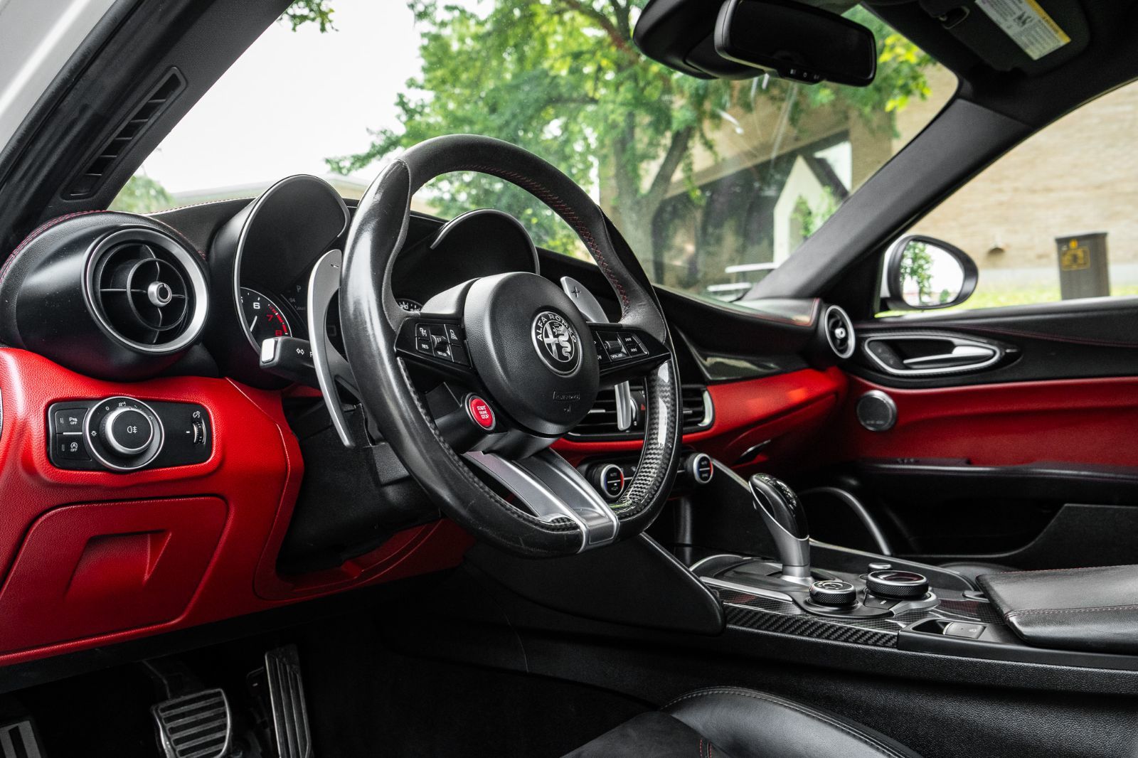 2017 Alfa Romeo Giulia Quadrifoglio-27
