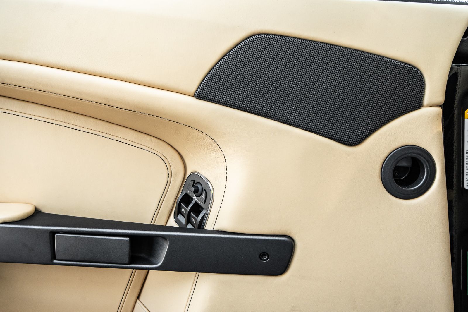 2014 Aston Martin V8 Vantage-23