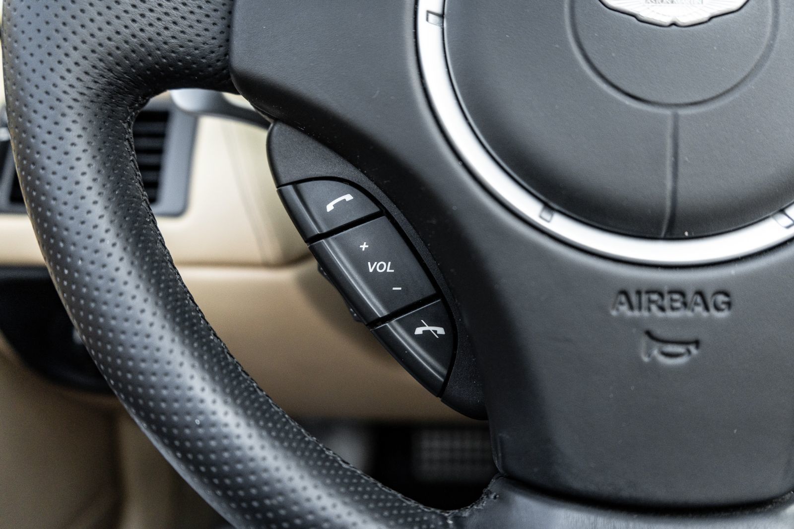 2014 Aston Martin V8 Vantage-14