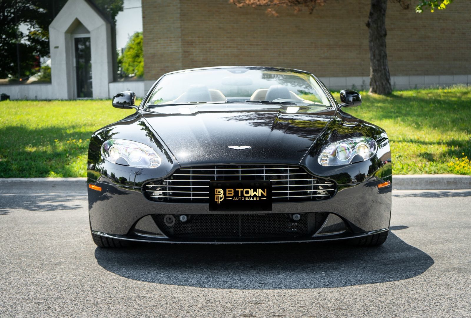 2014 Aston Martin V8 Vantage-1