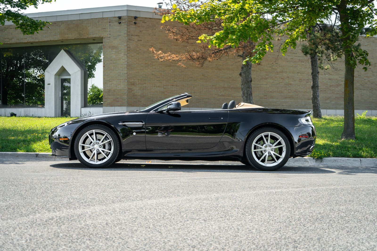 2014 Aston Martin V8 Vantage-4