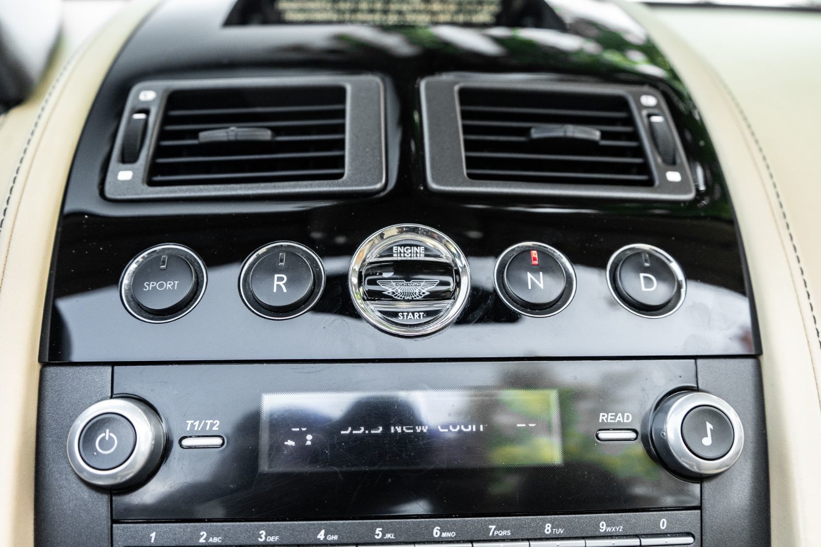 2014 Aston Martin V8 Vantage-18