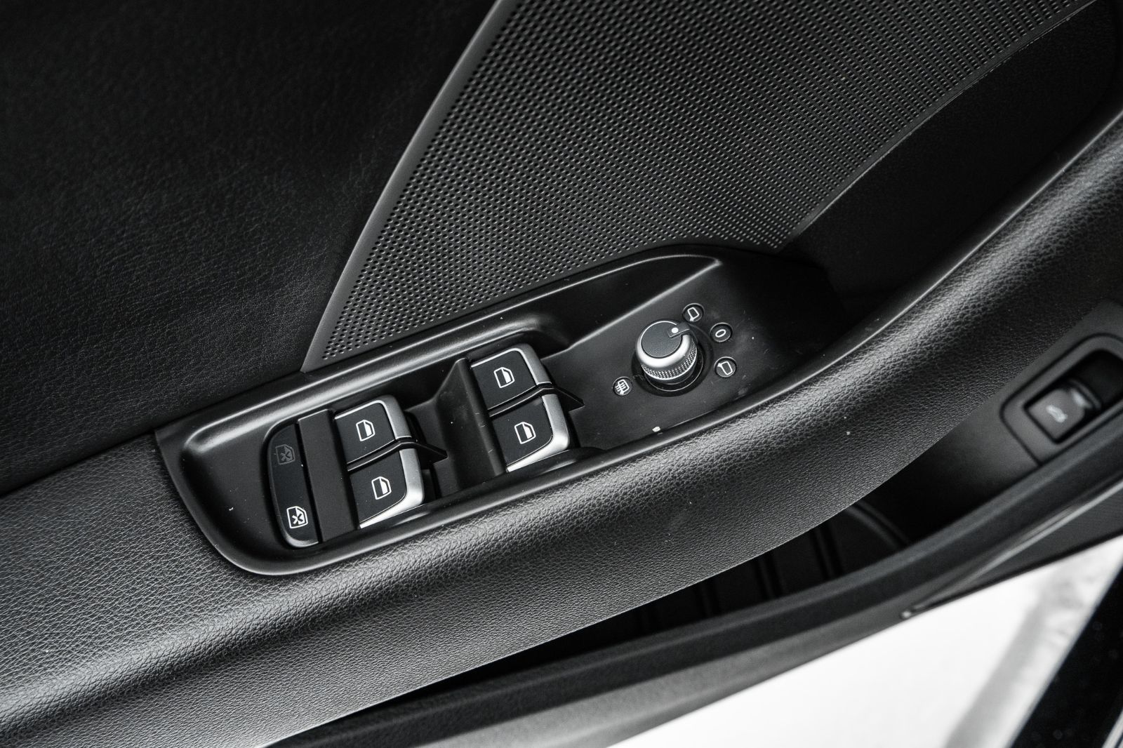 2015 Audi A3 SEDAN 2.0T Technik-21