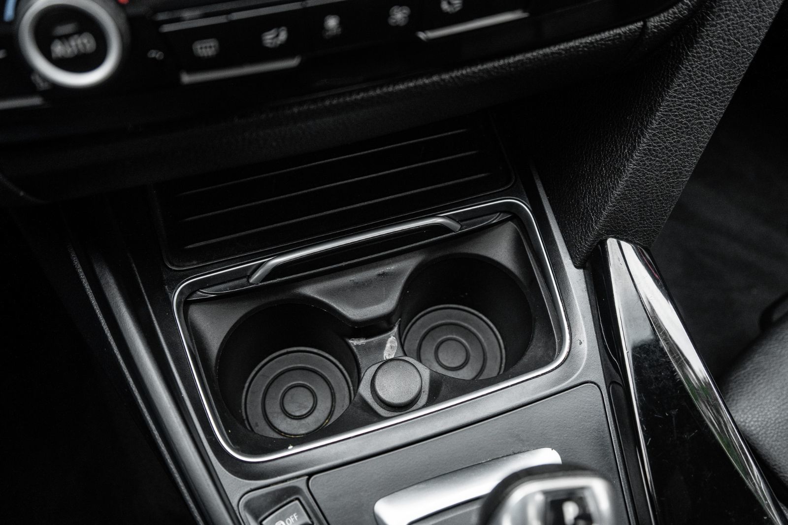 2018 BMW 3 Series 330i xDrive-16