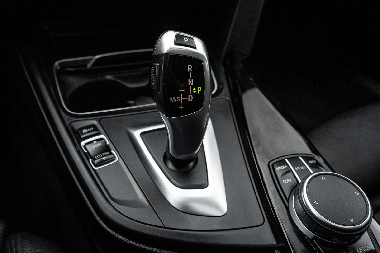 2018 BMW 3 Series 330i xDrive-17
