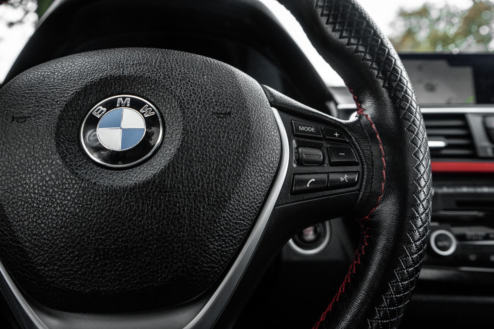 2018 BMW 3 Series 330i xDrive-12