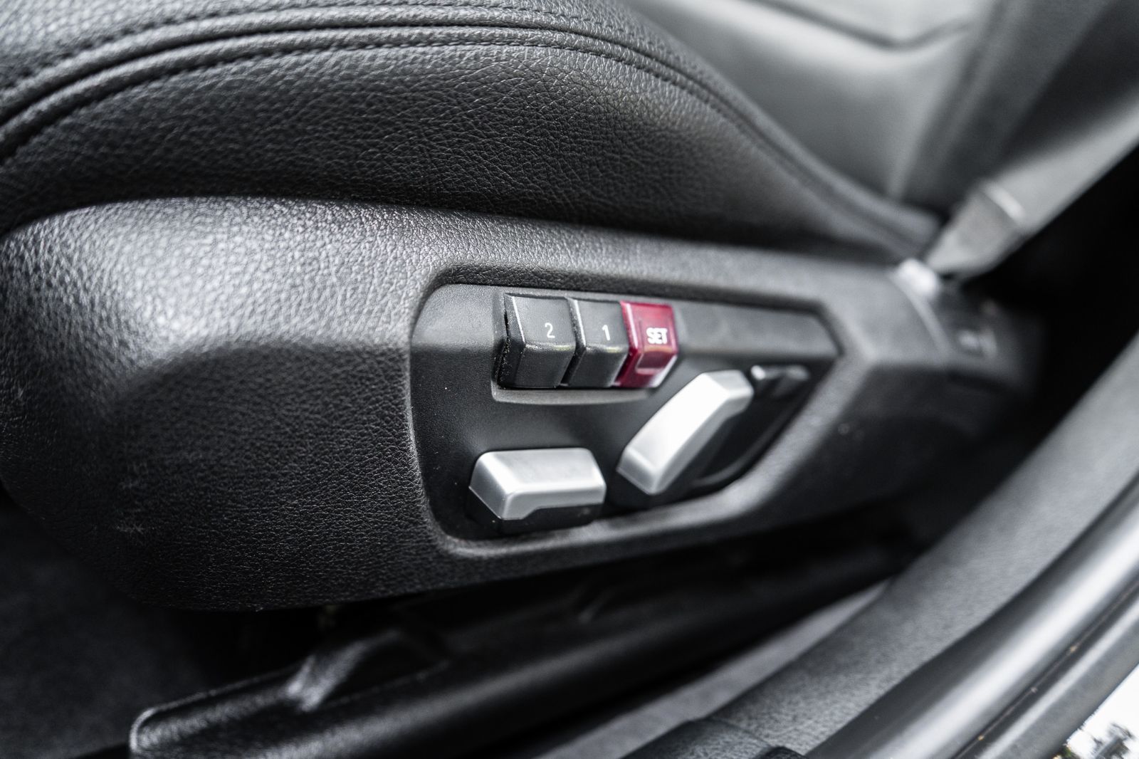 2018 BMW 3 Series 330i xDrive-26