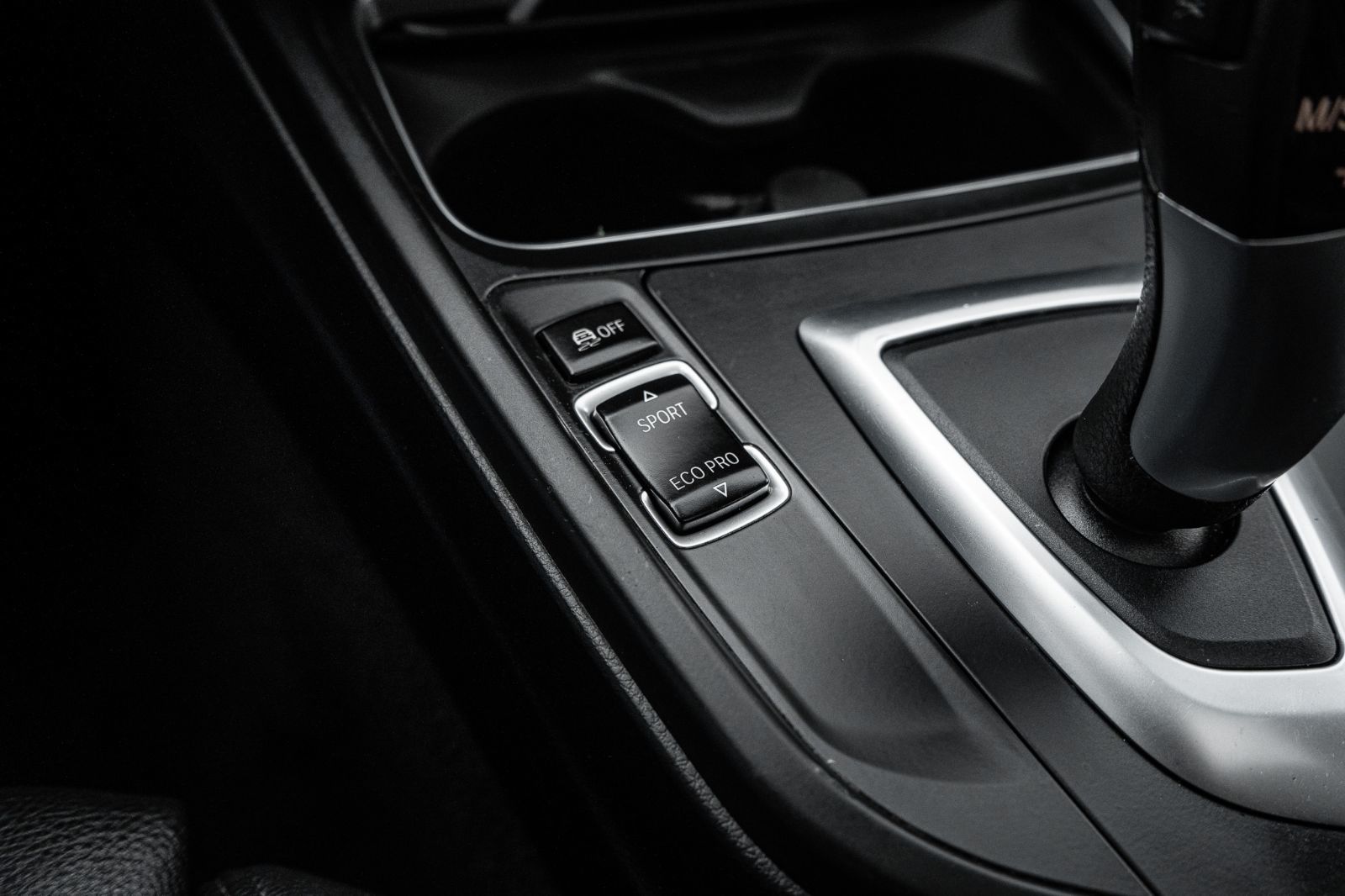 2018 BMW 3 Series 330i xDrive-18