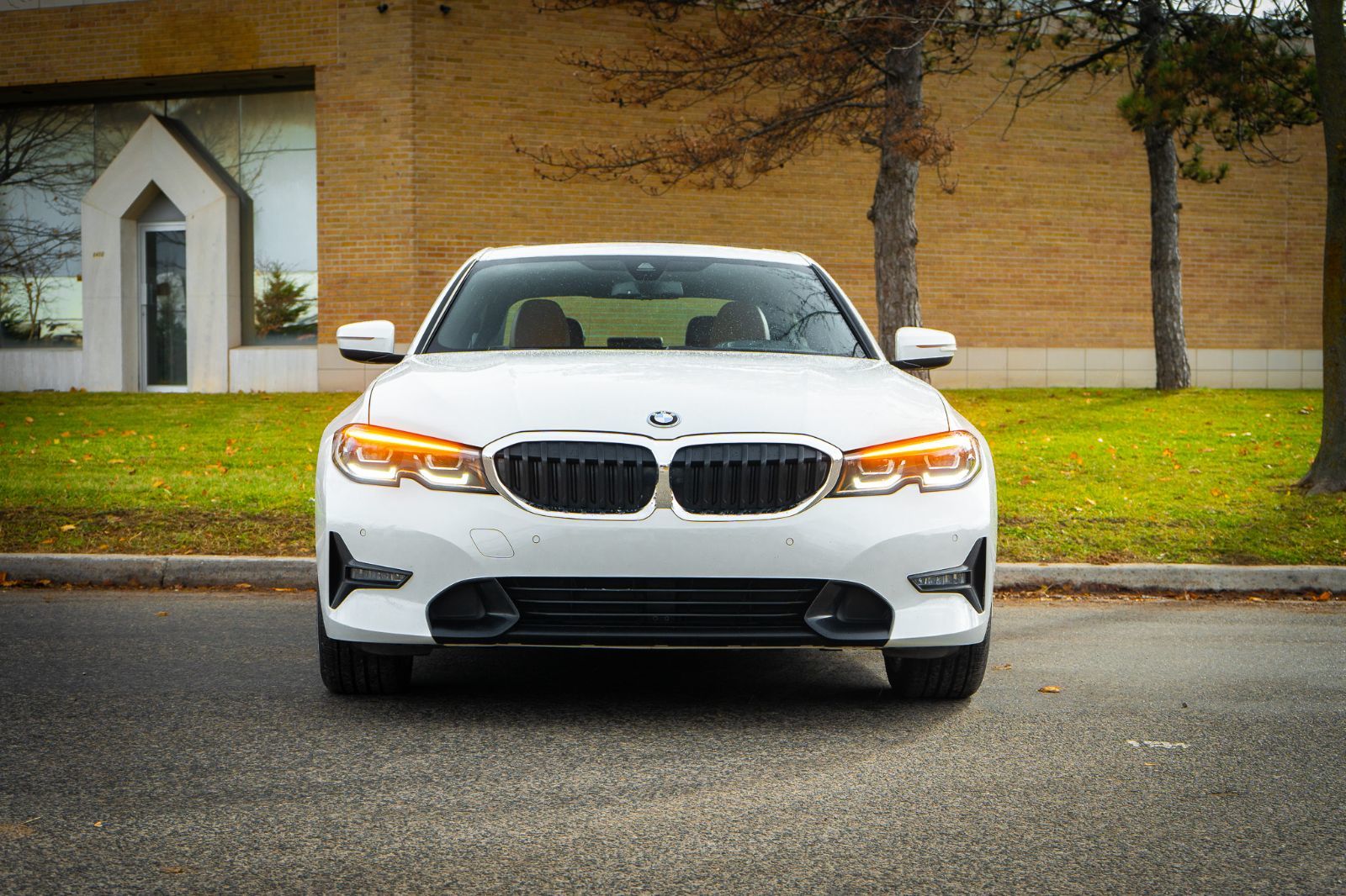 2022 BMW 3 Series 330e xDrive-1