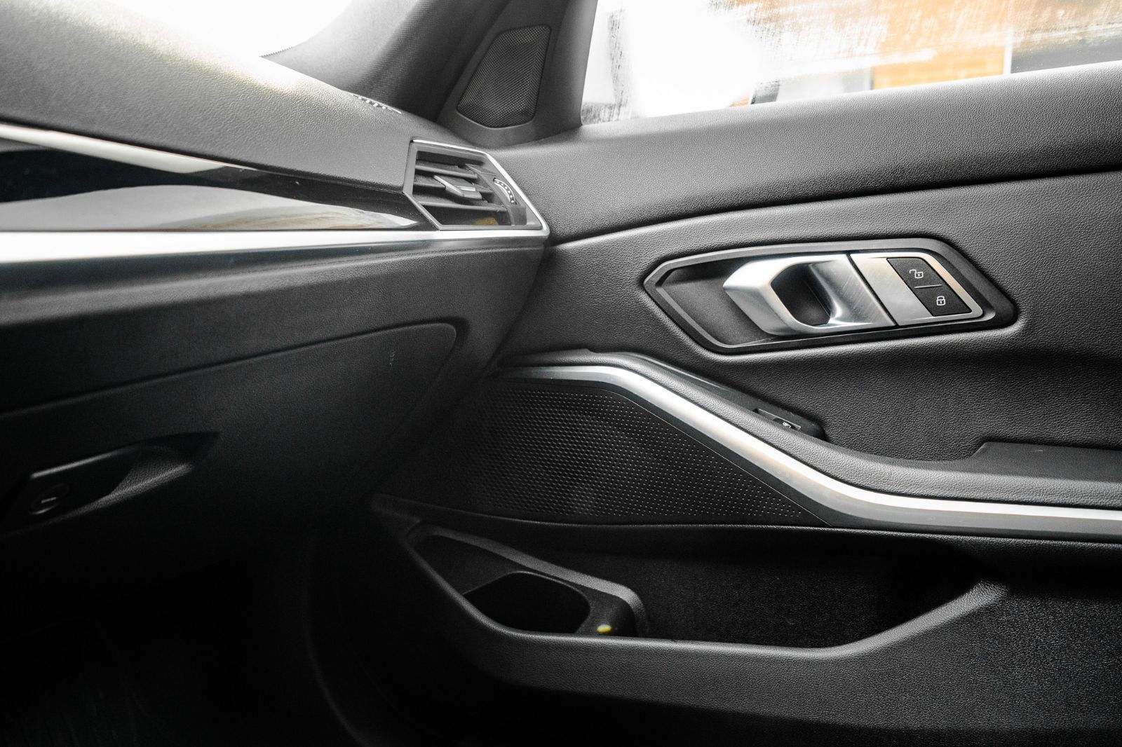 2022 BMW 3 Series 330i xDrive-18