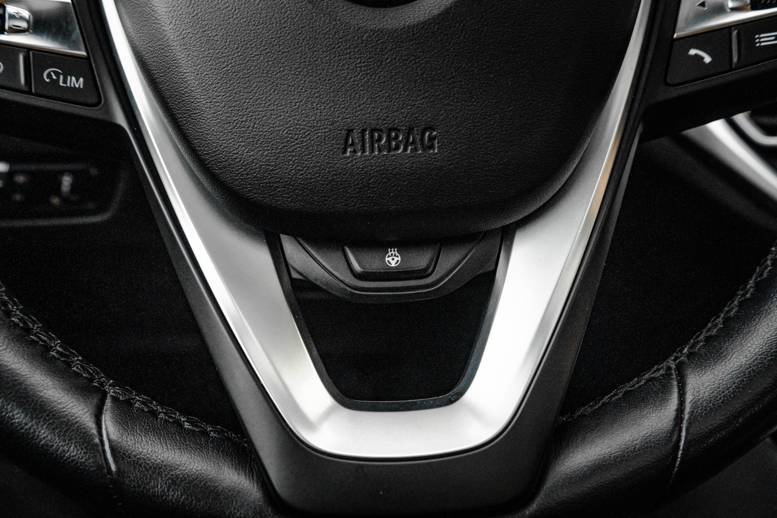 2022 BMW 3 Series 330i xDrive-12