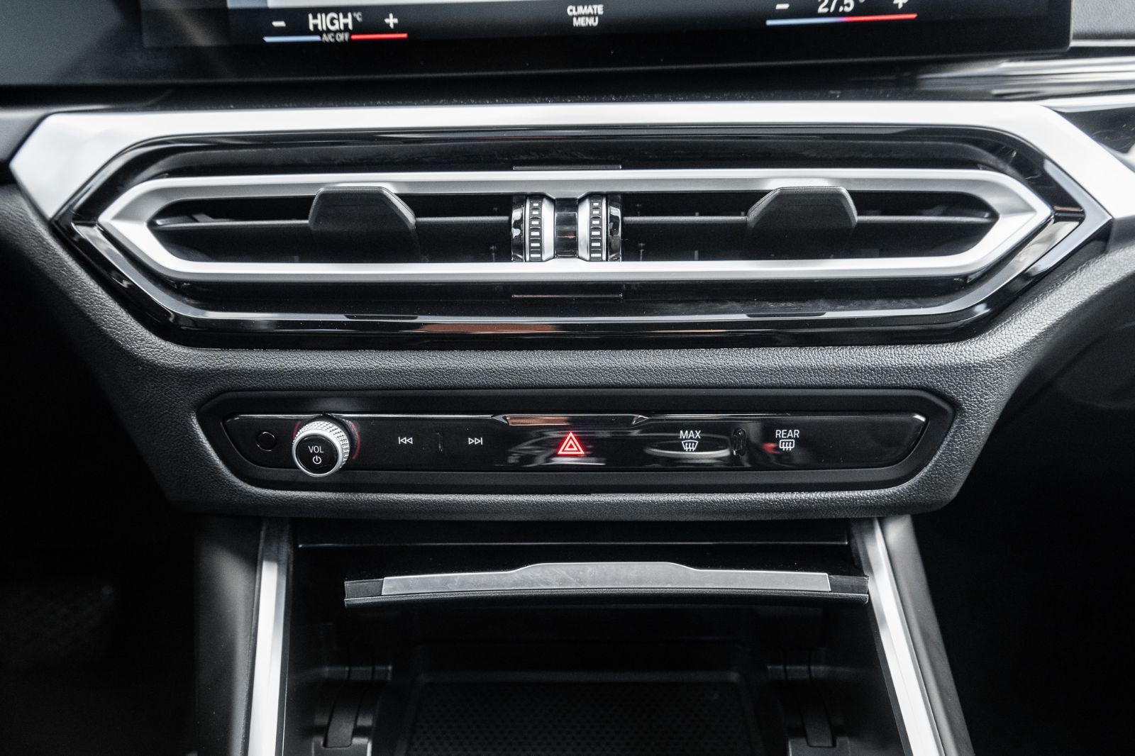 2023 BMW 3 Series 330e xDrive-15