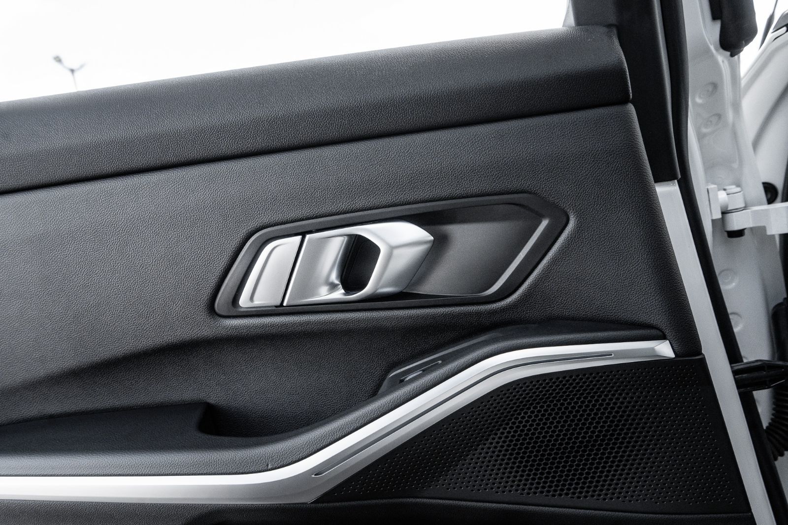 2023 BMW 3 Series 330e xDrive-28