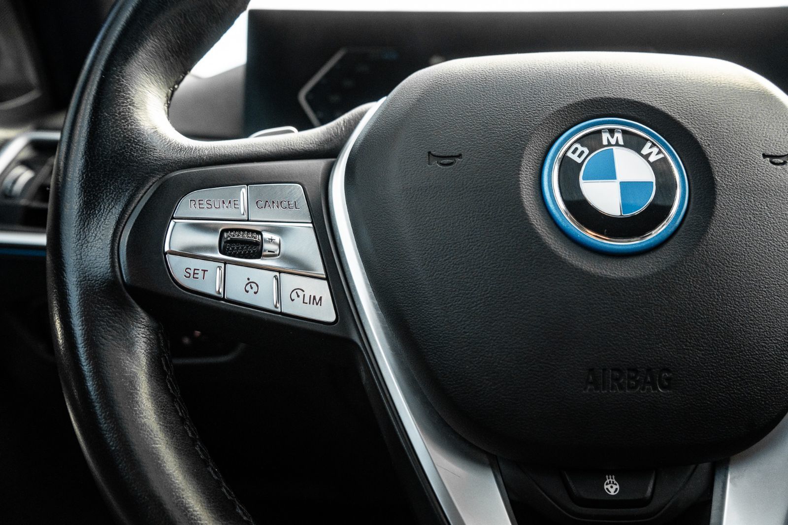 2023 BMW 3 Series 330e xDrive-11