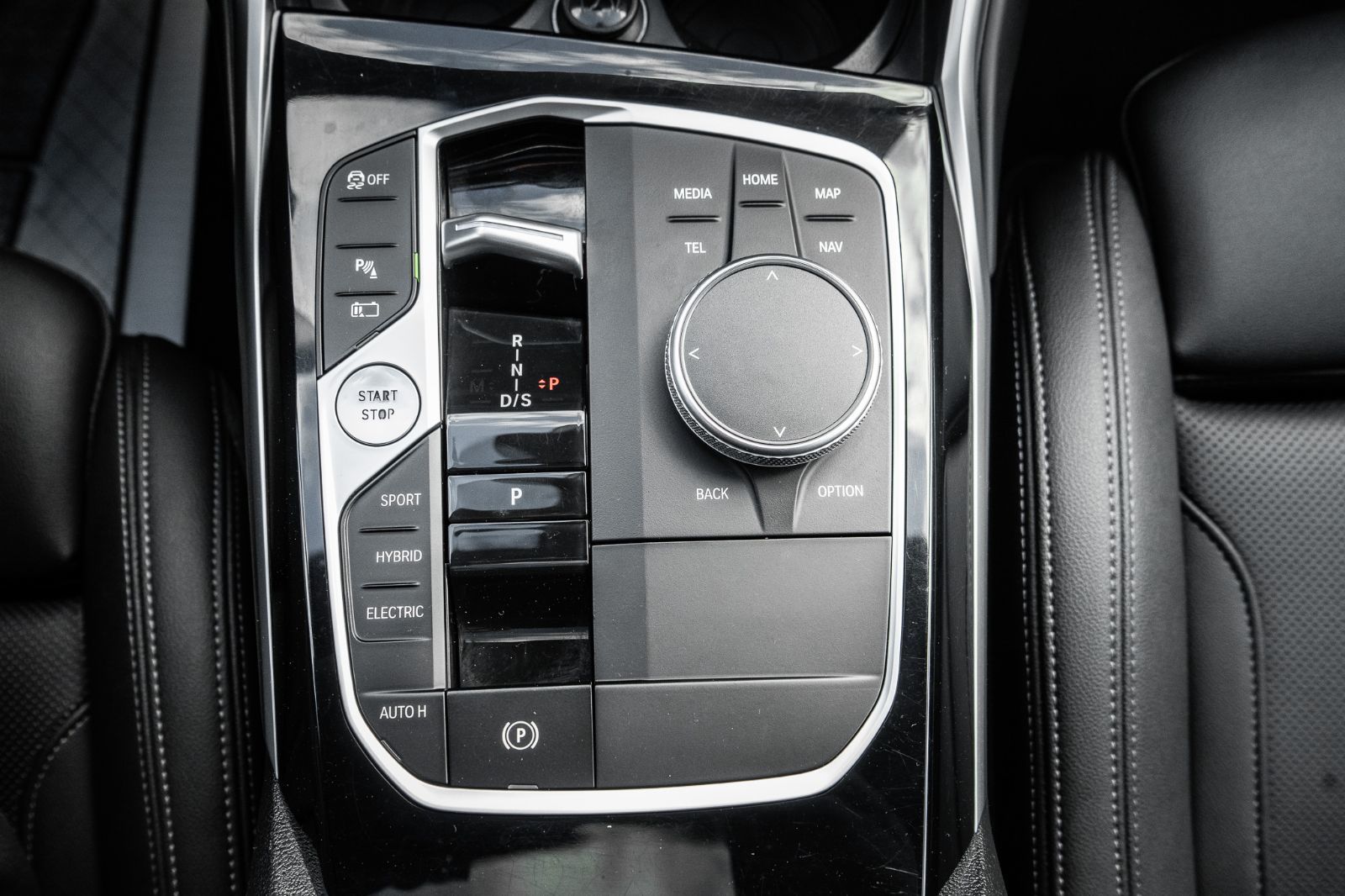 2023 BMW 3 Series 330e xDrive-17